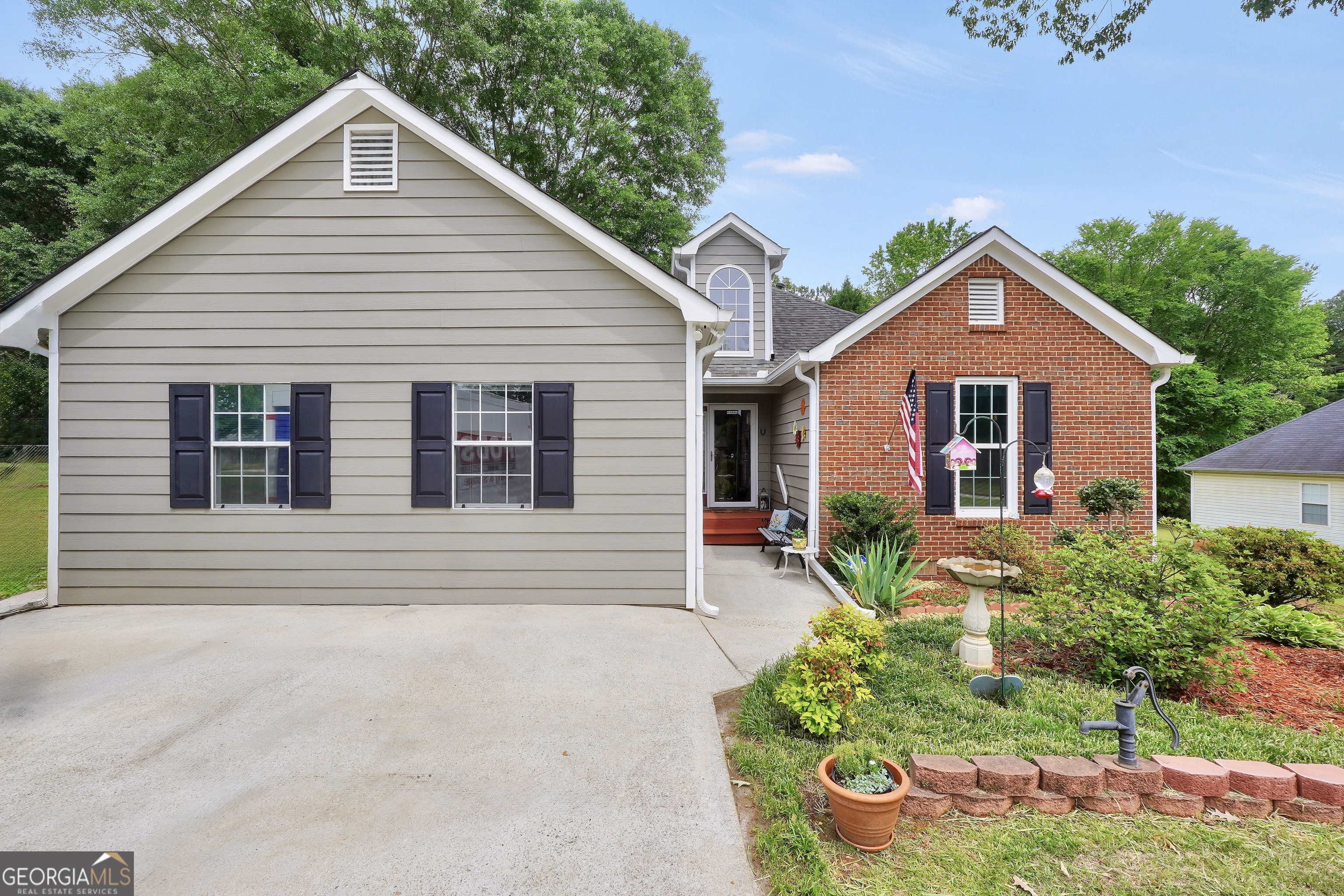 164 Lakepointe Court
