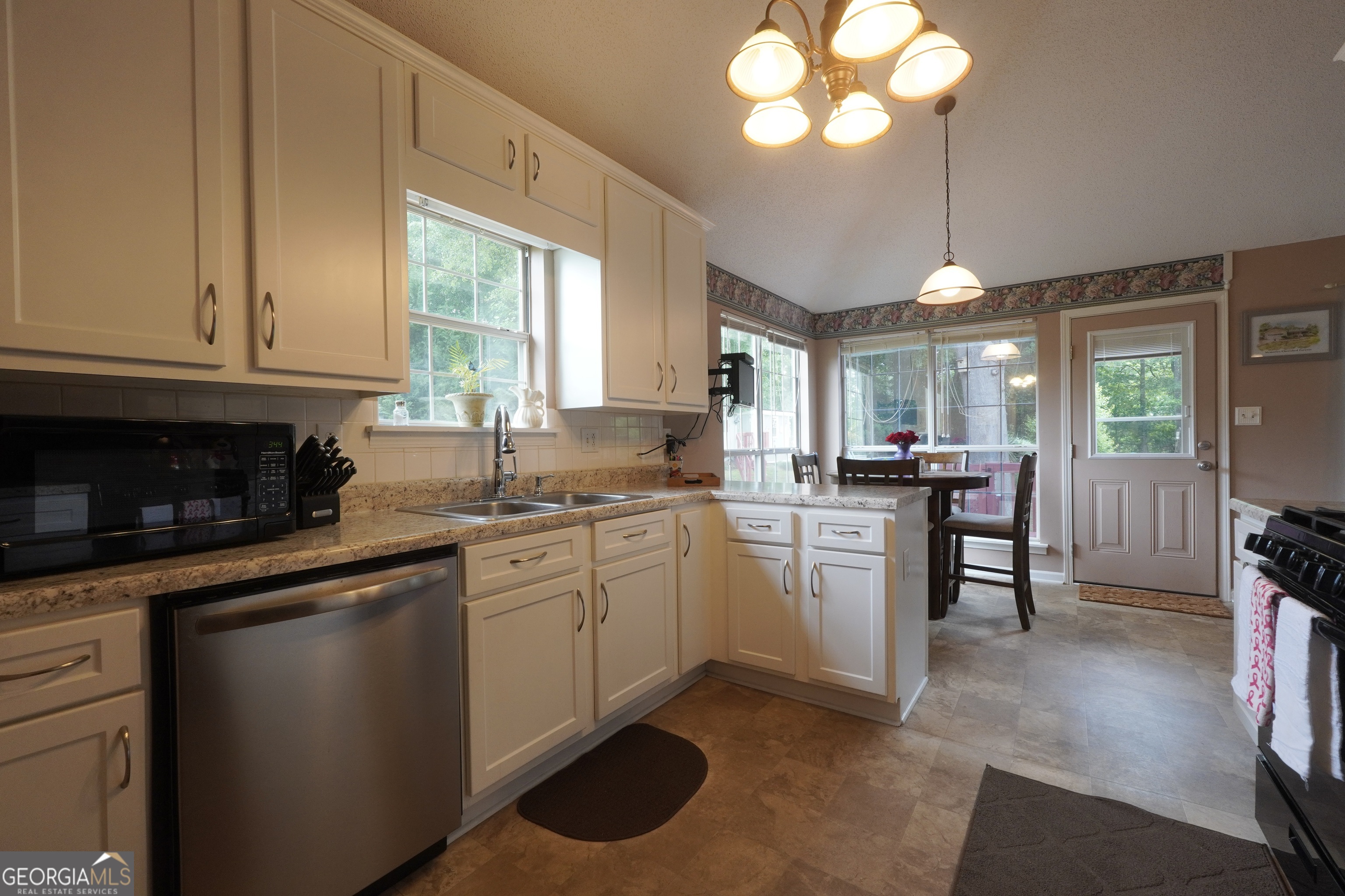 164 Lakepointe Court