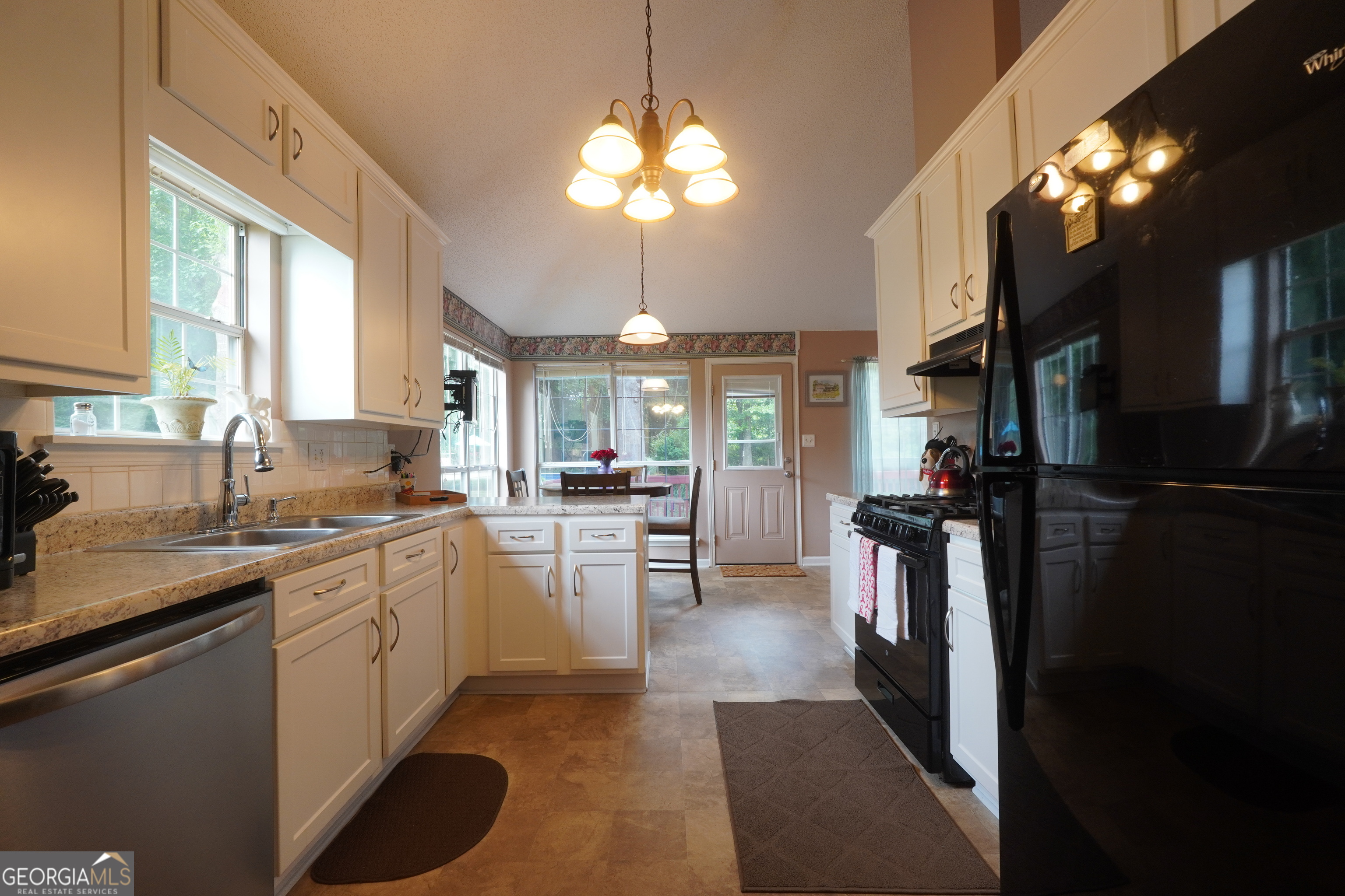 164 Lakepointe Court