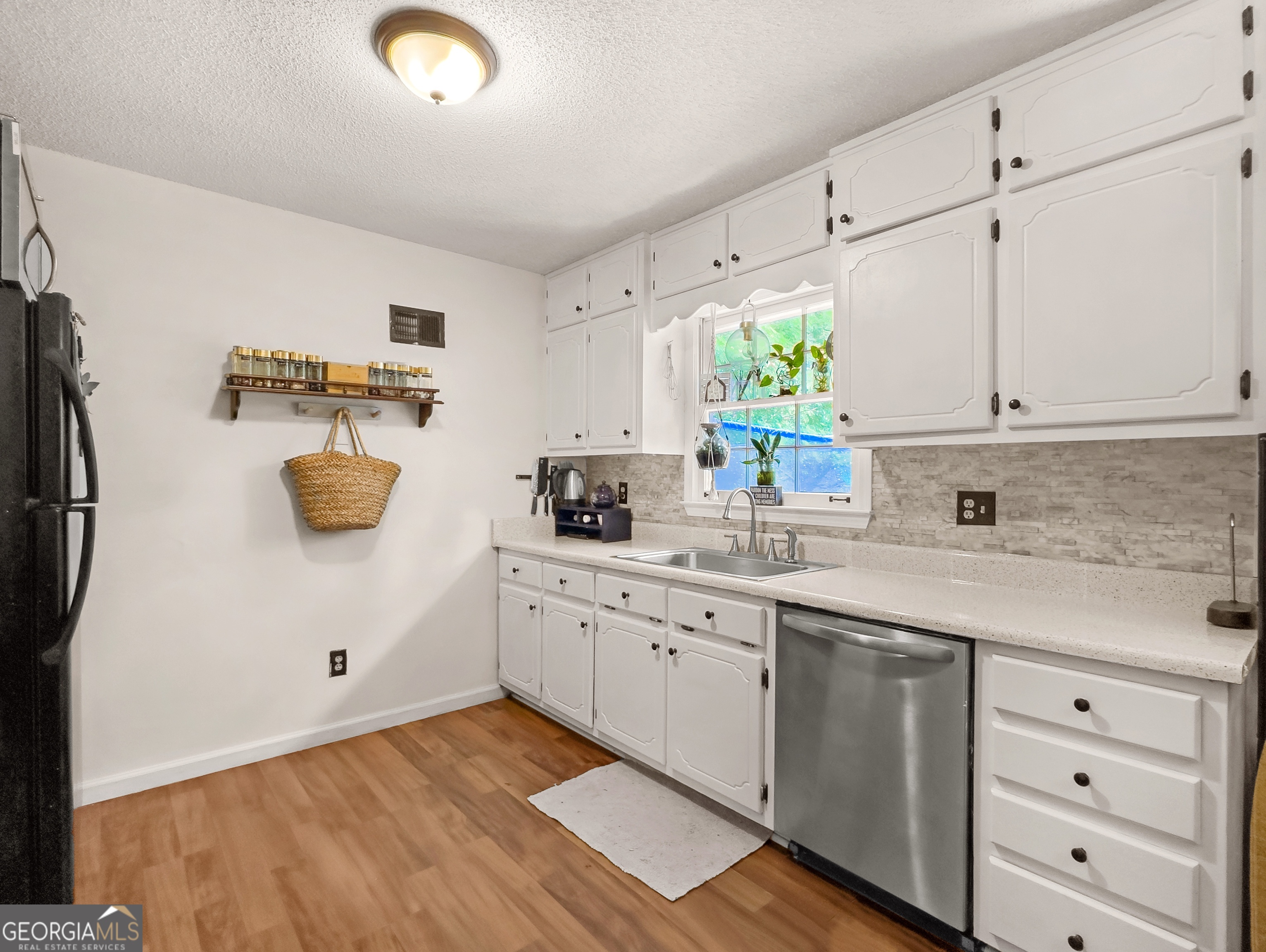 35 Pleasant Valley Road