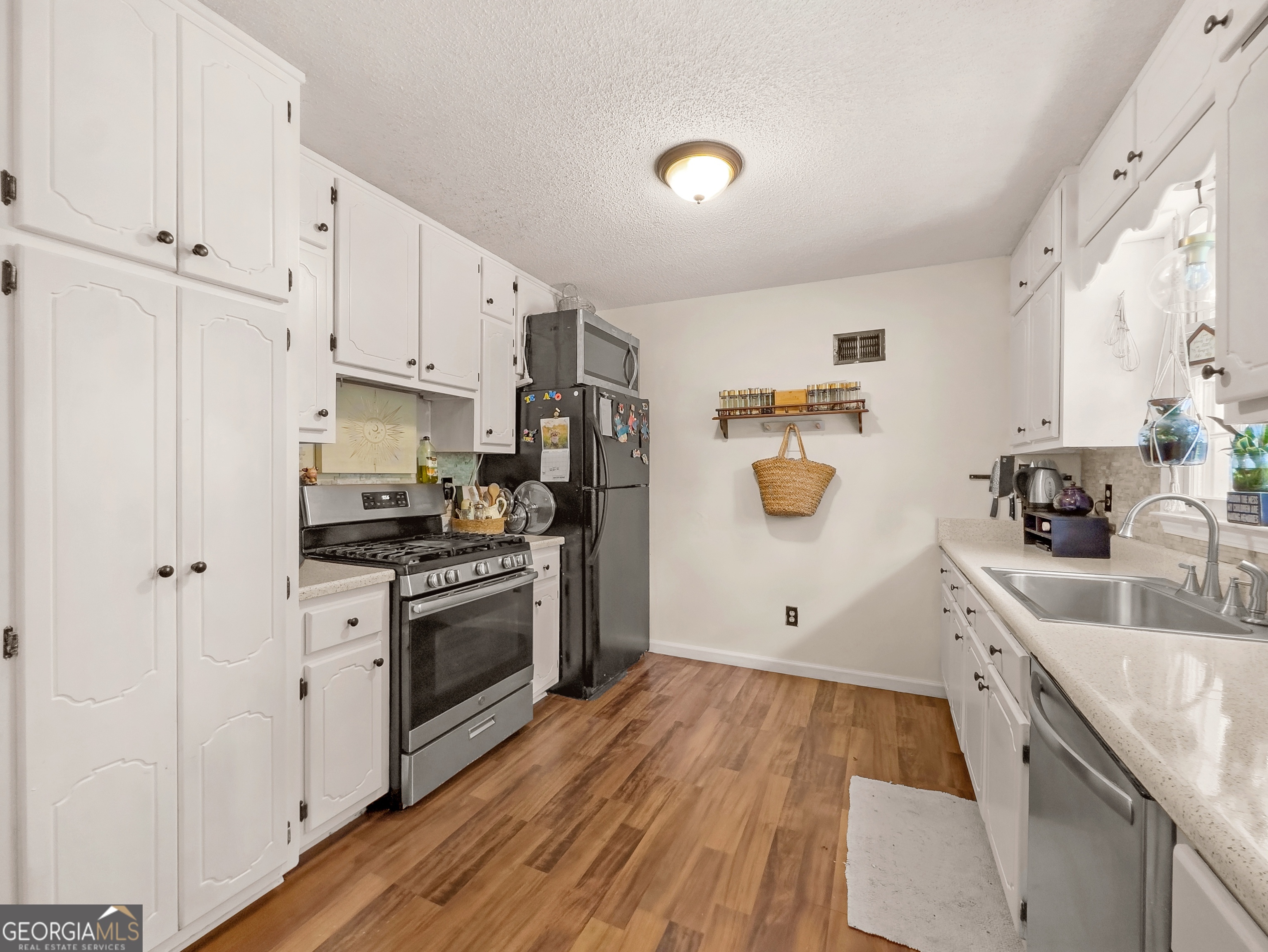 35 Pleasant Valley Road