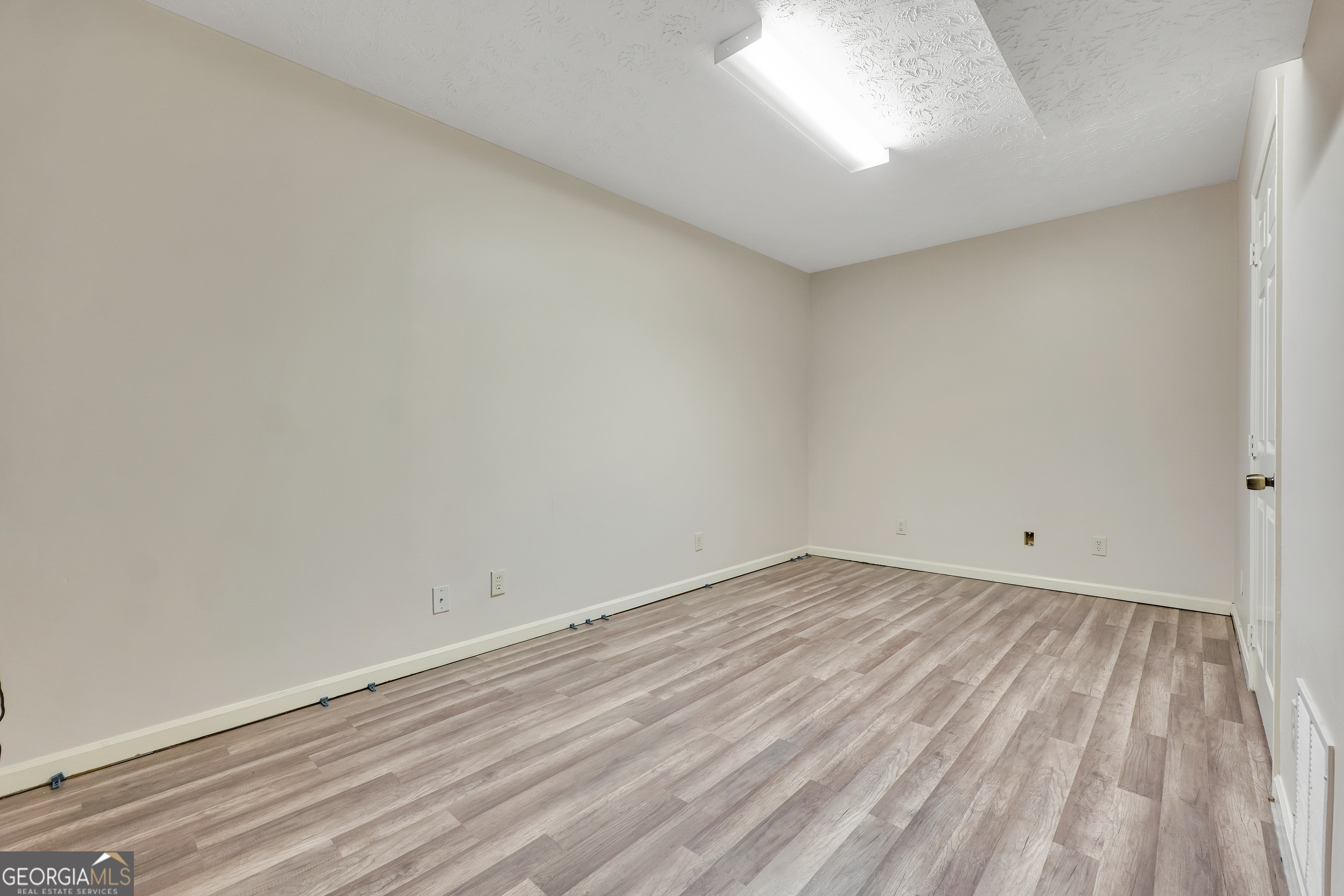 112 N Walkers Mill Road