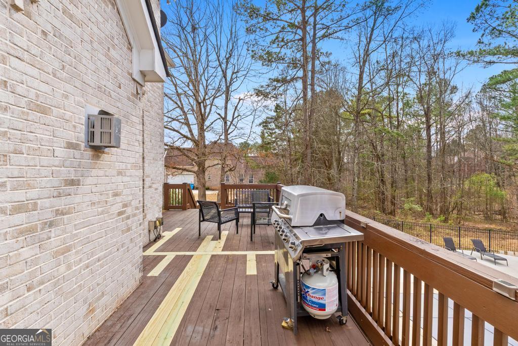 1202 Persimmon Way