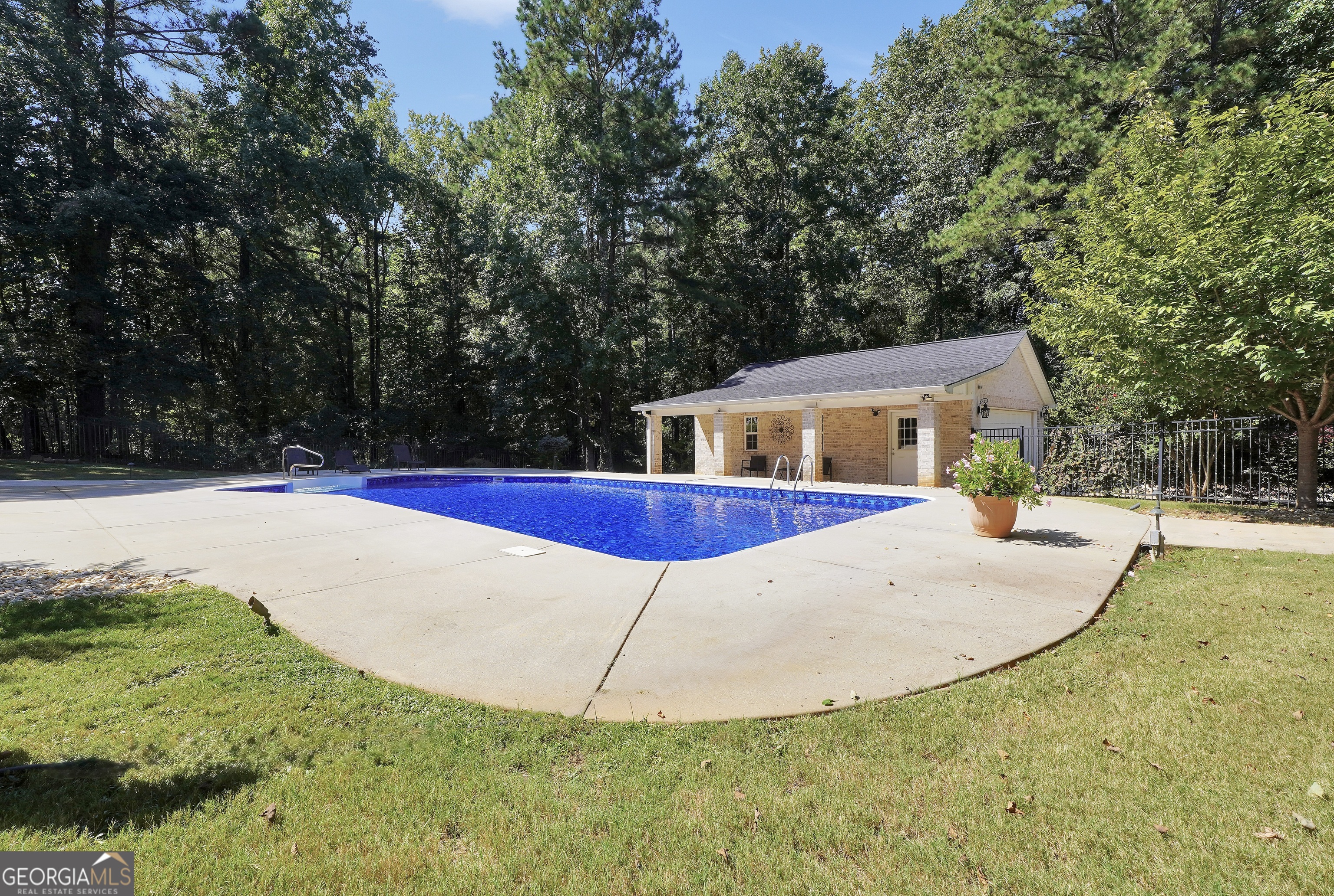 1202 Persimmon Way