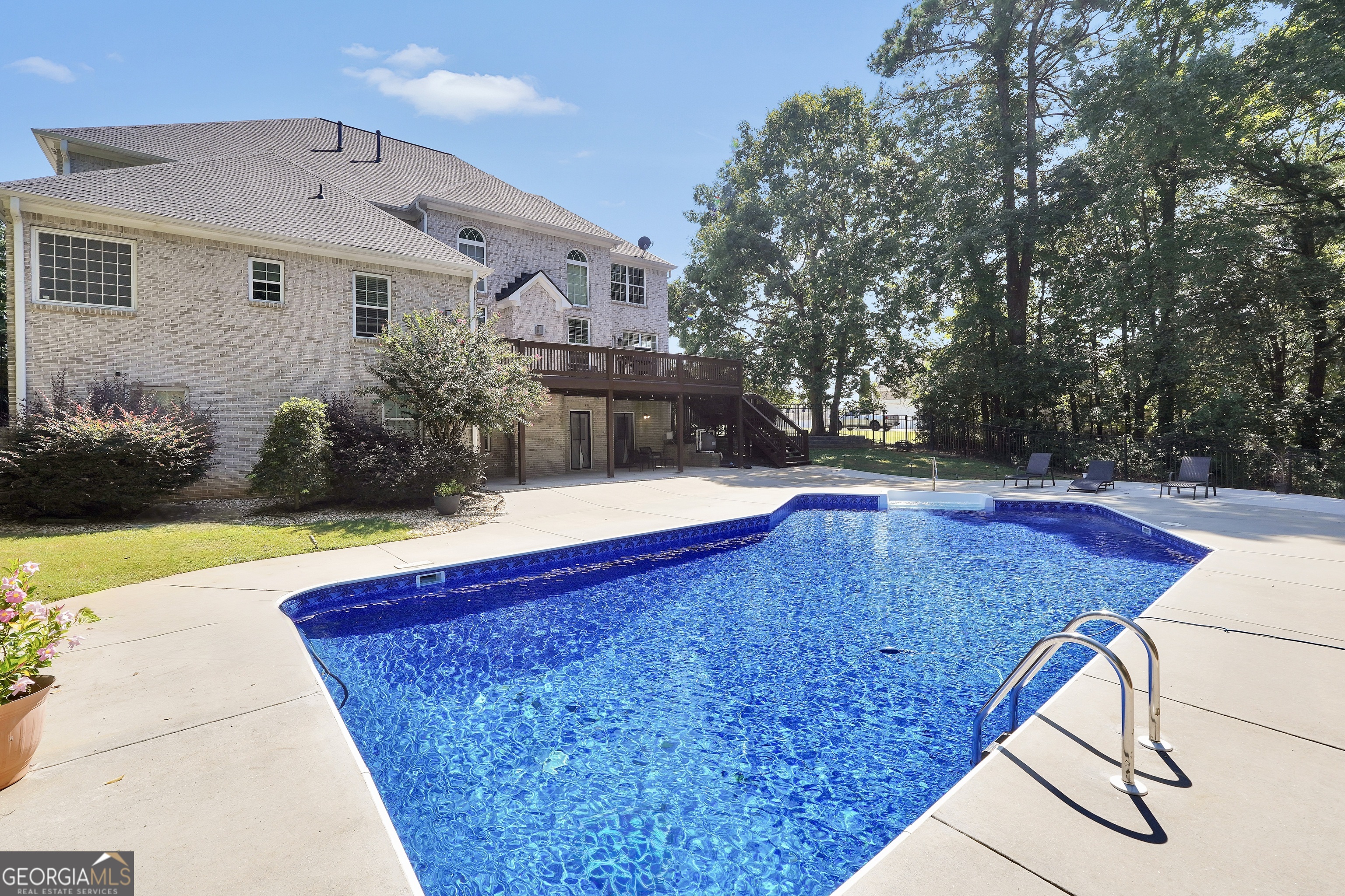 1202 Persimmon Way