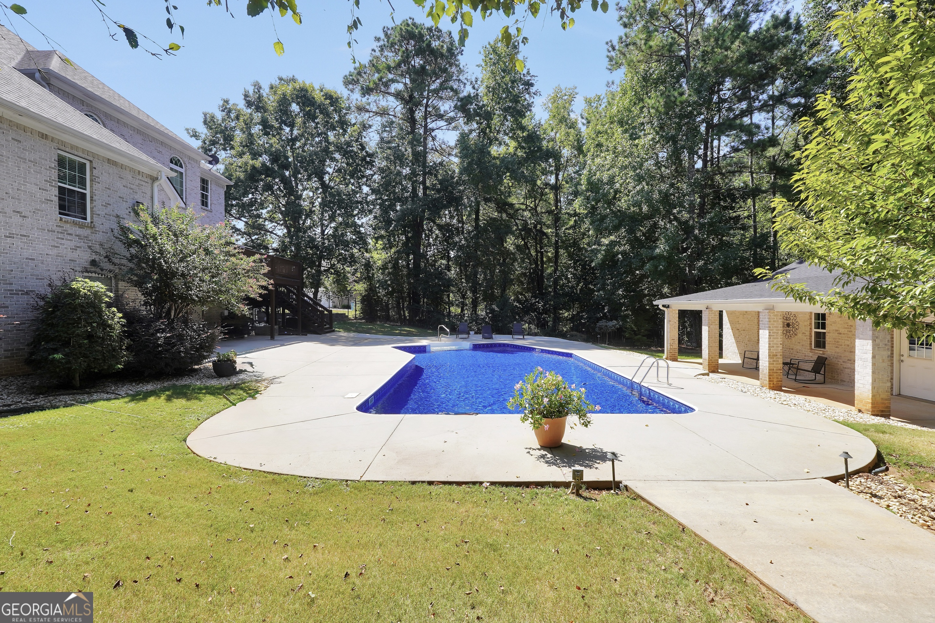 1202 Persimmon Way