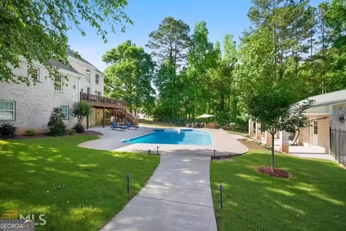 1202 Persimmon Way