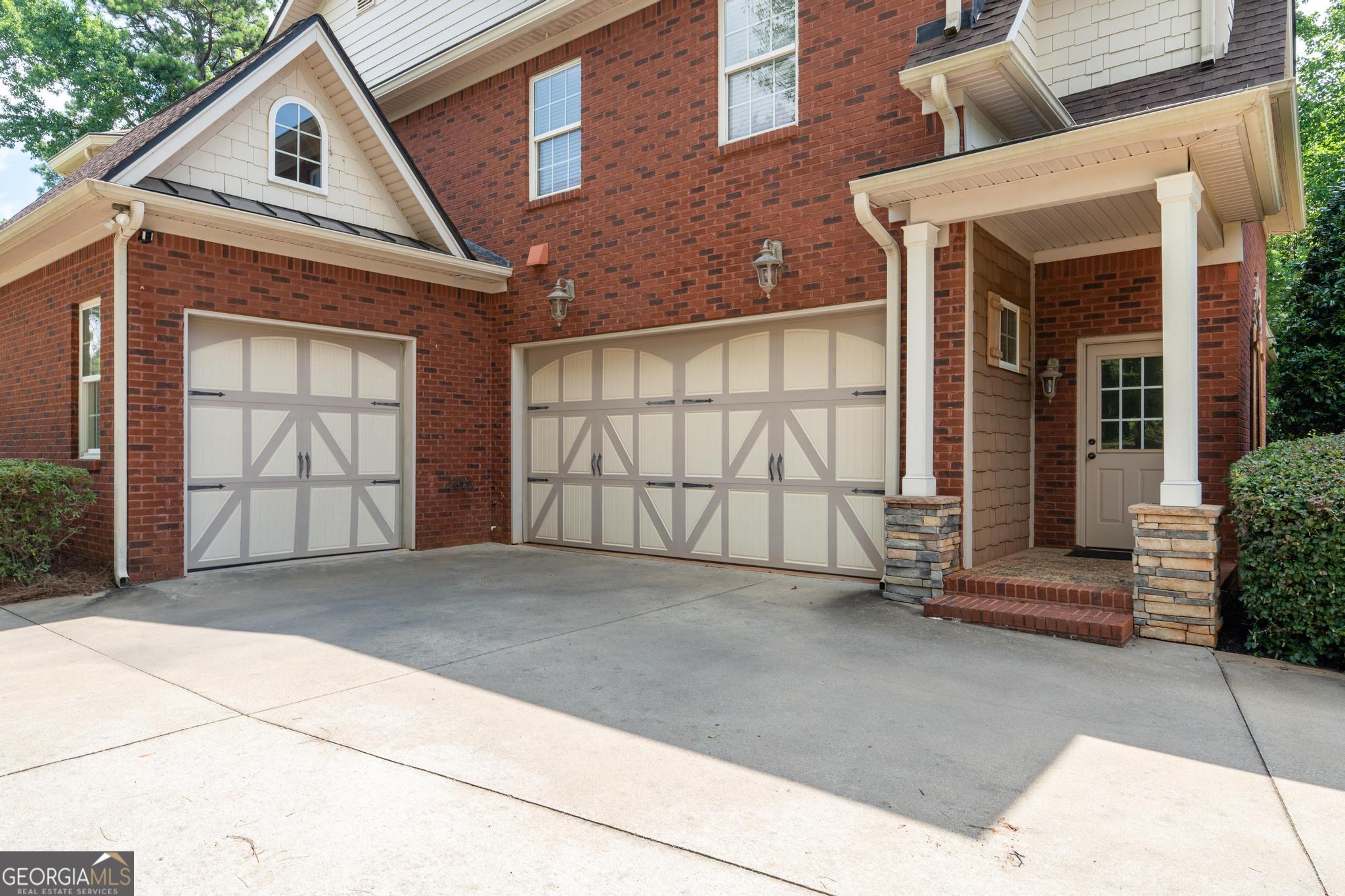 1116 Eagles Brooke Drive