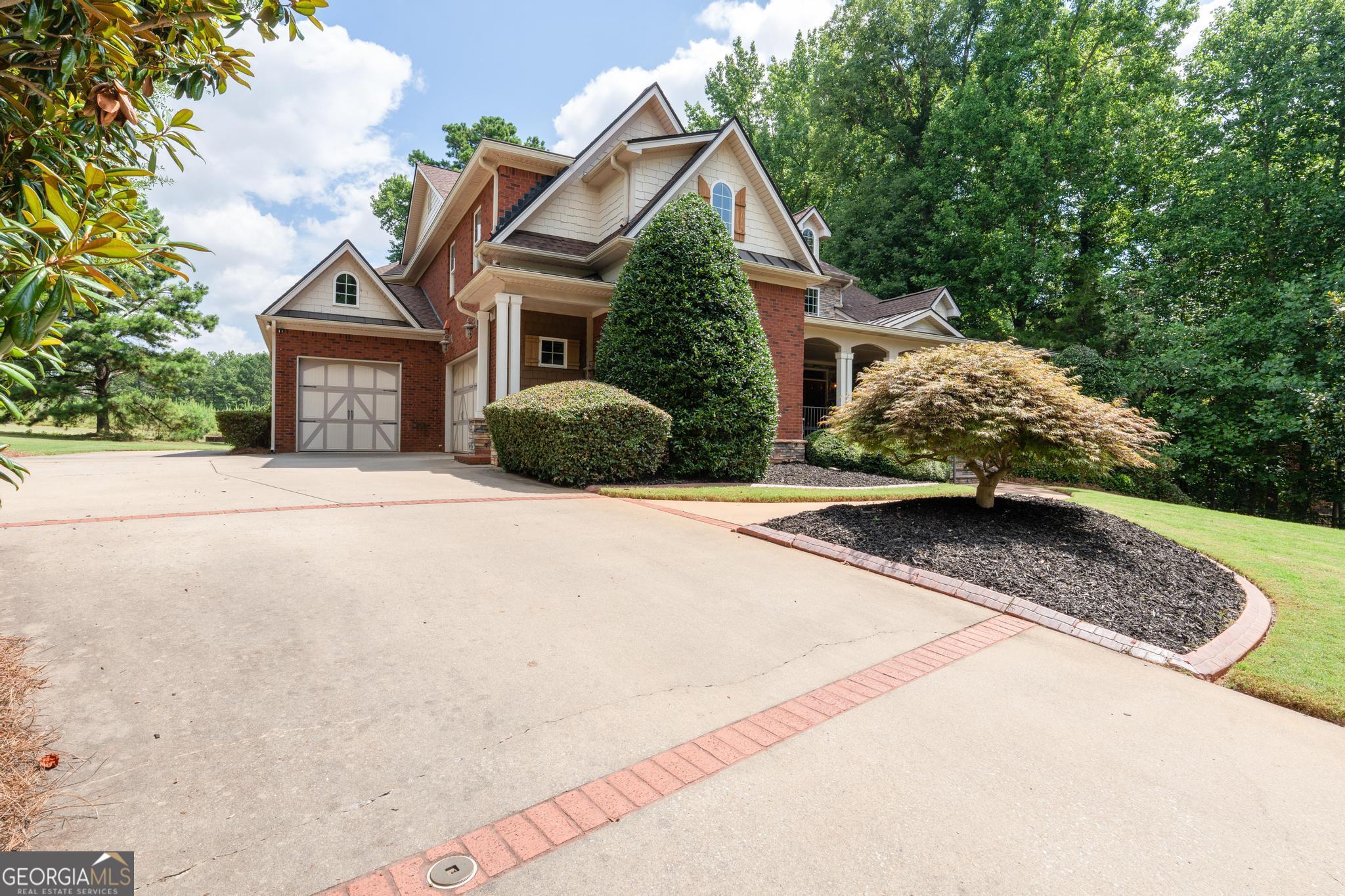 1116 Eagles Brooke Drive