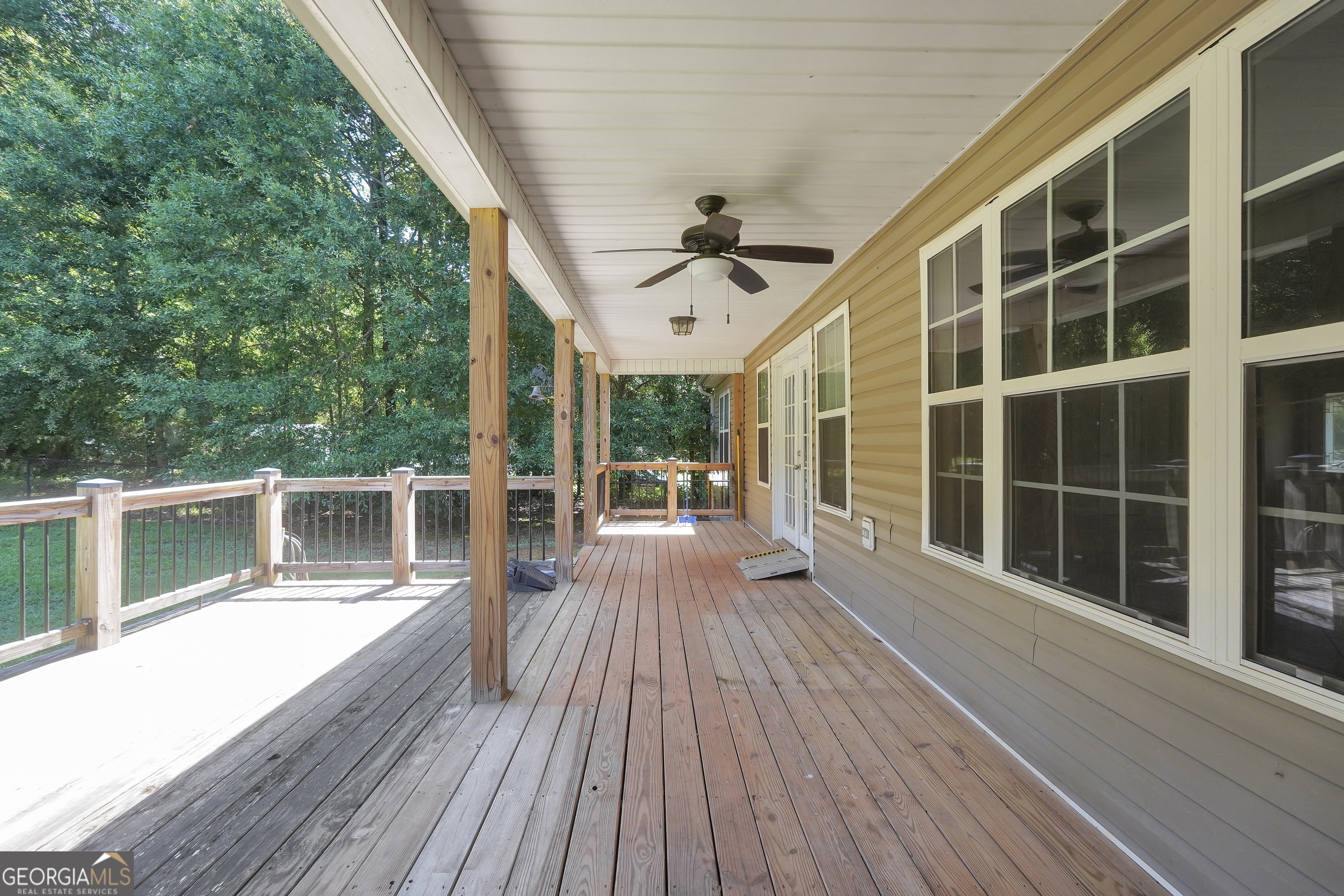 1128 Meadowview Drive