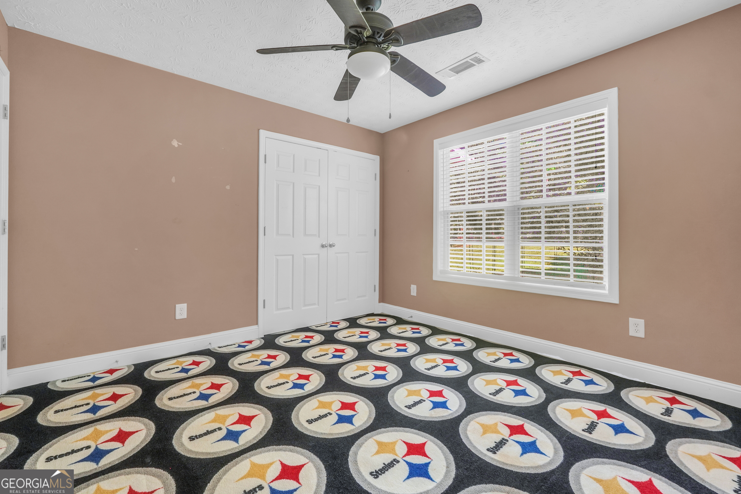1128 Meadowview Drive