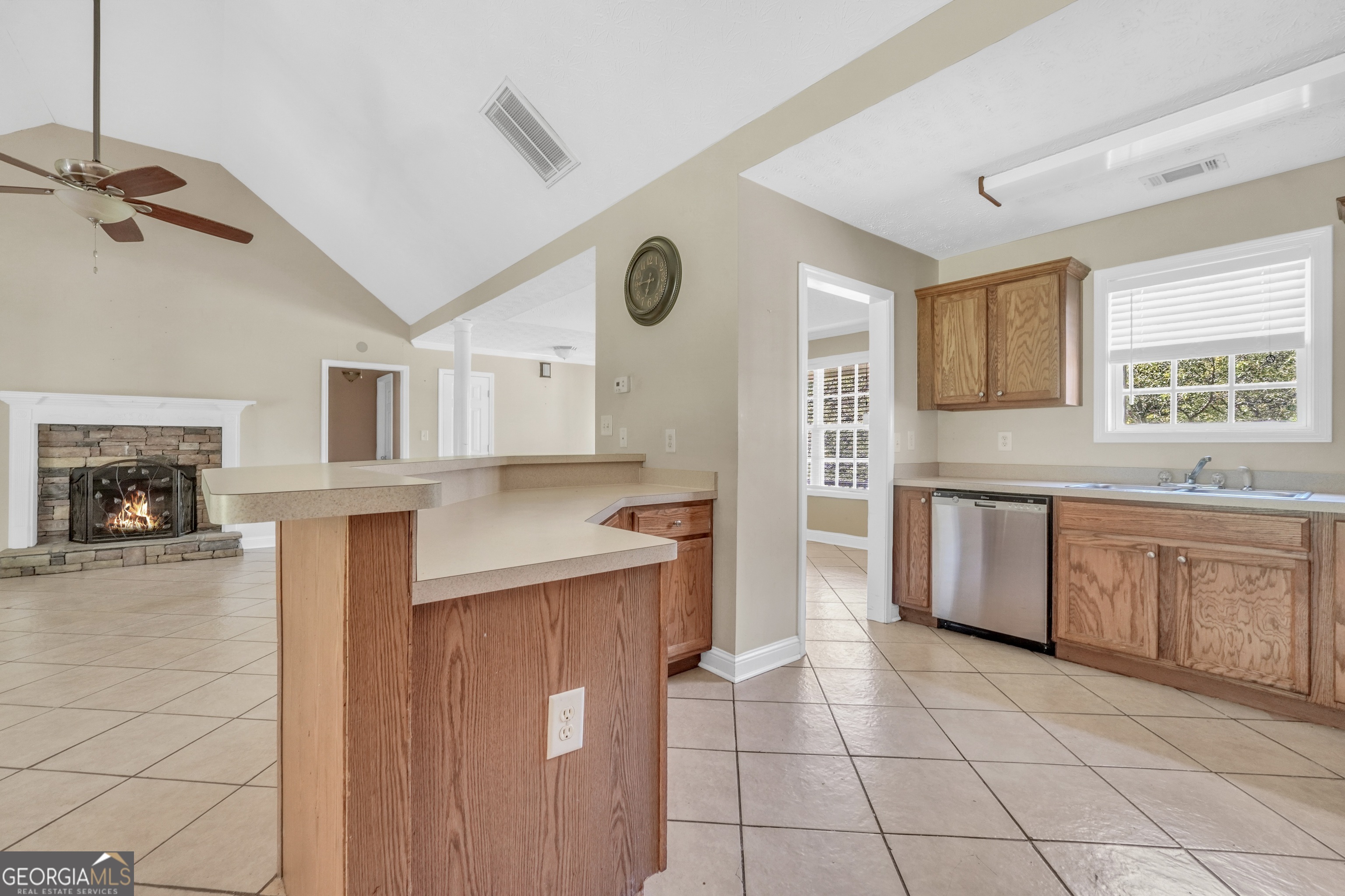 1128 Meadowview Drive