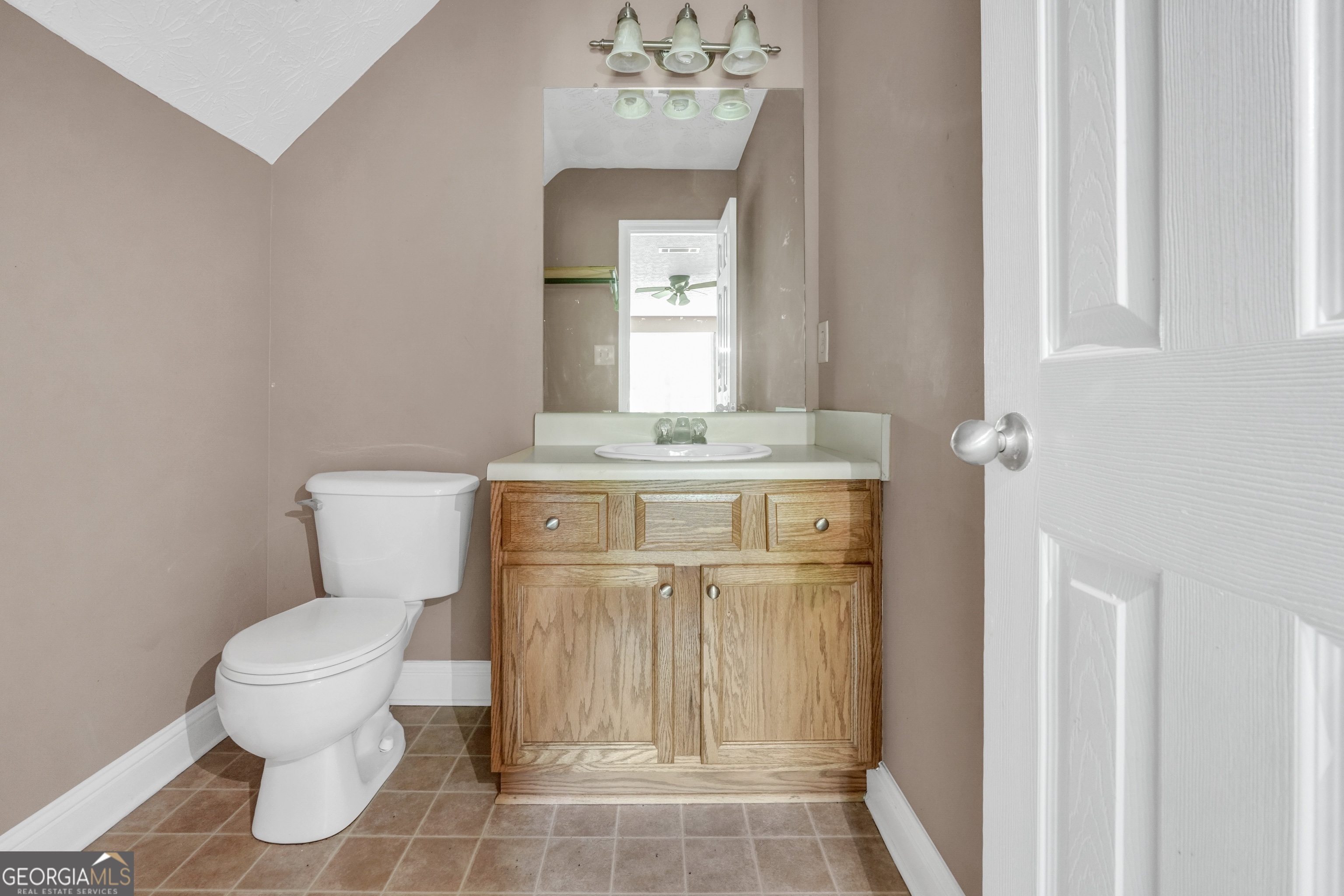 1128 Meadowview Drive