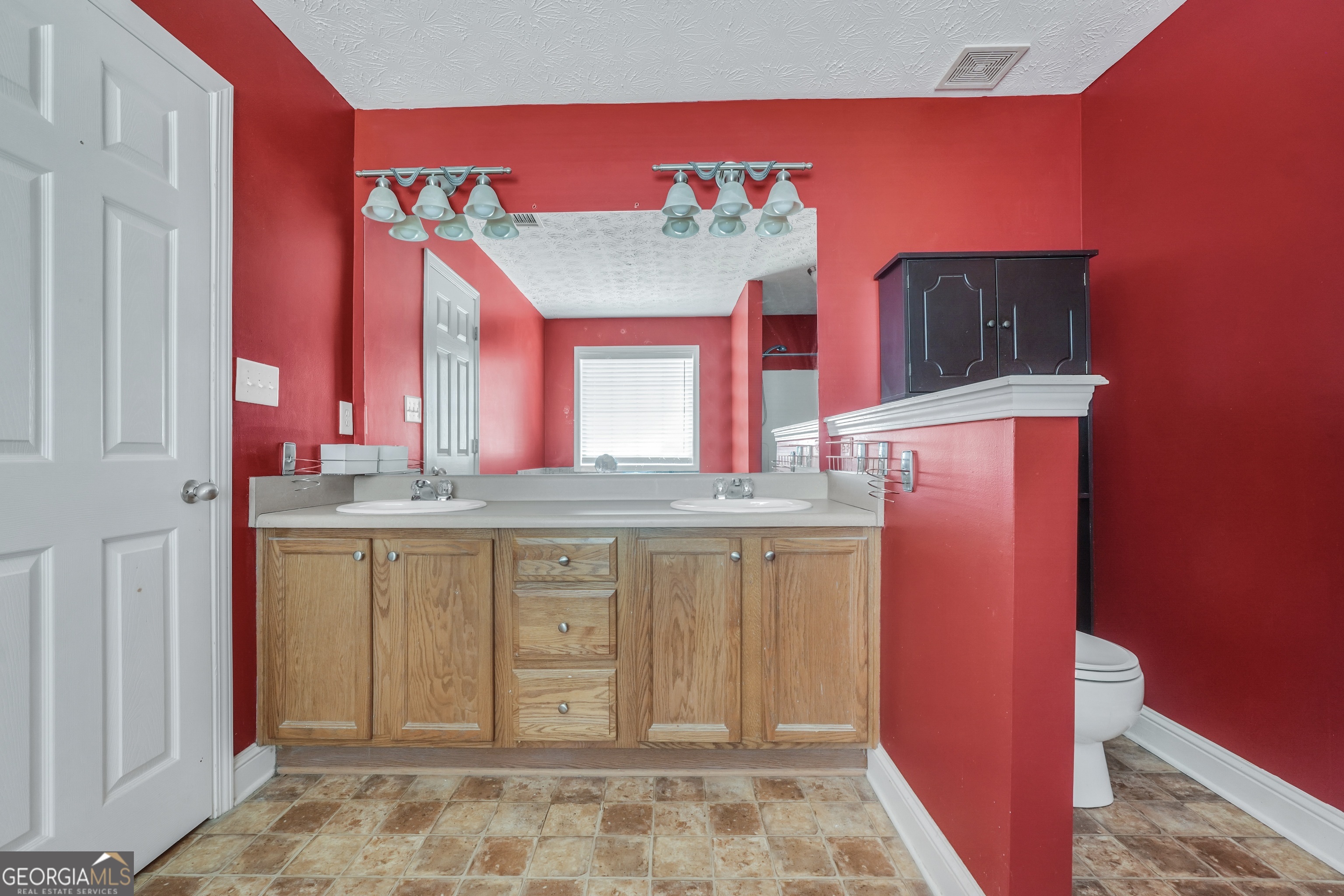 1128 Meadowview Drive