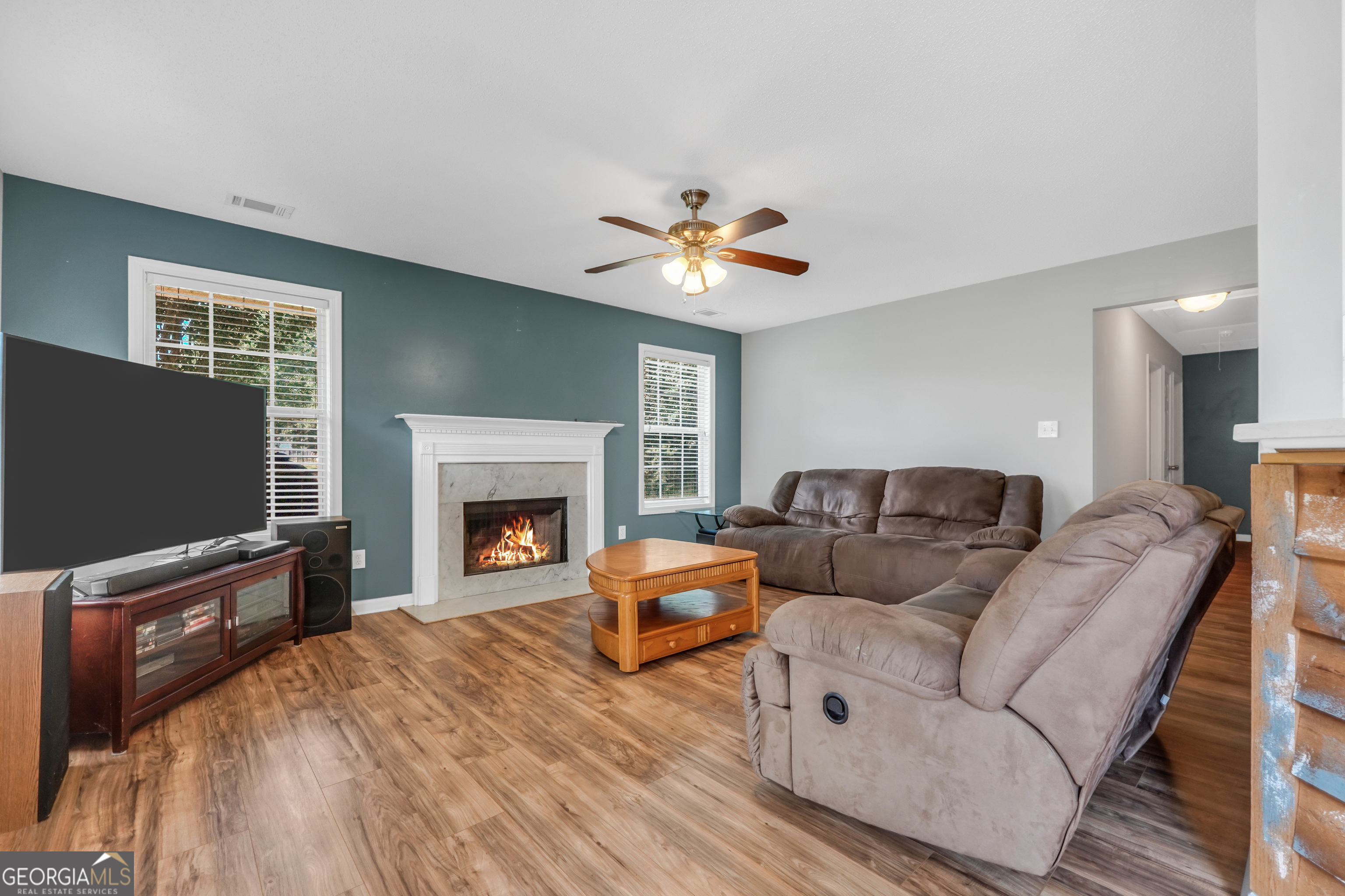 1130 Larkspur Drive