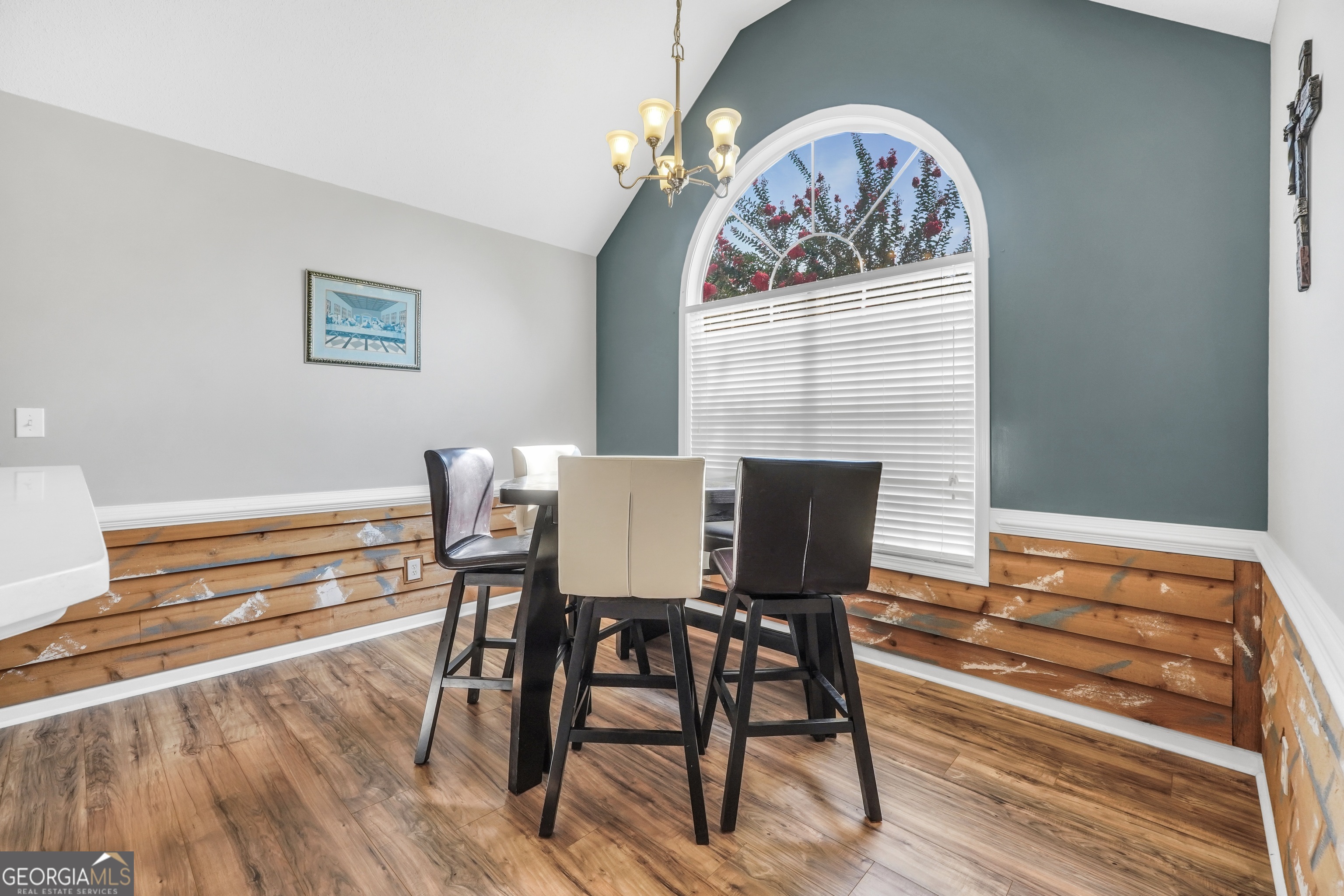 1130 Larkspur Drive