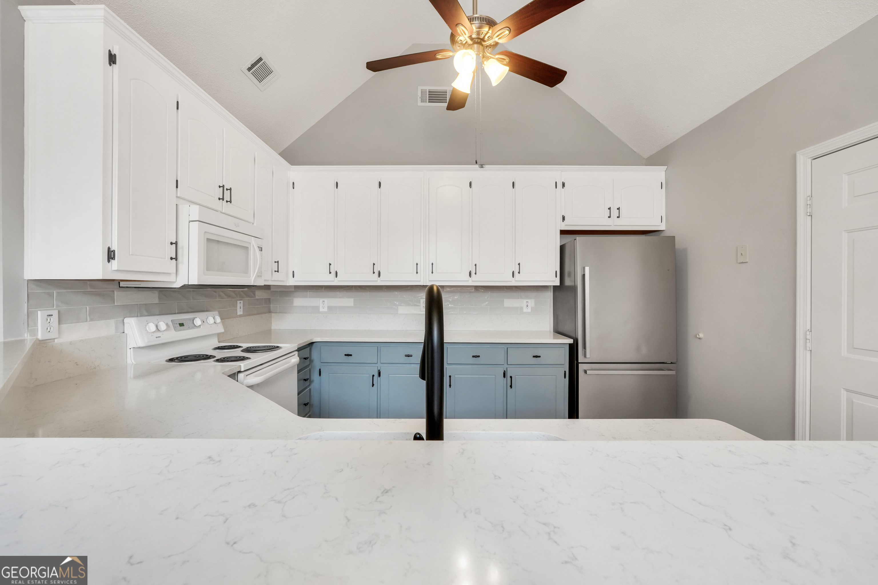 1130 Larkspur Drive