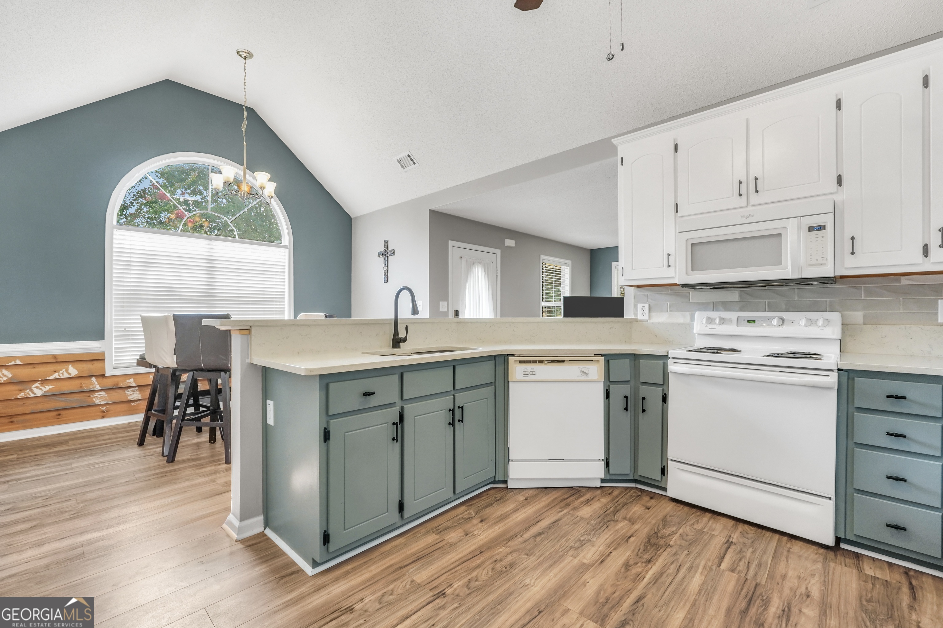 1130 Larkspur Drive