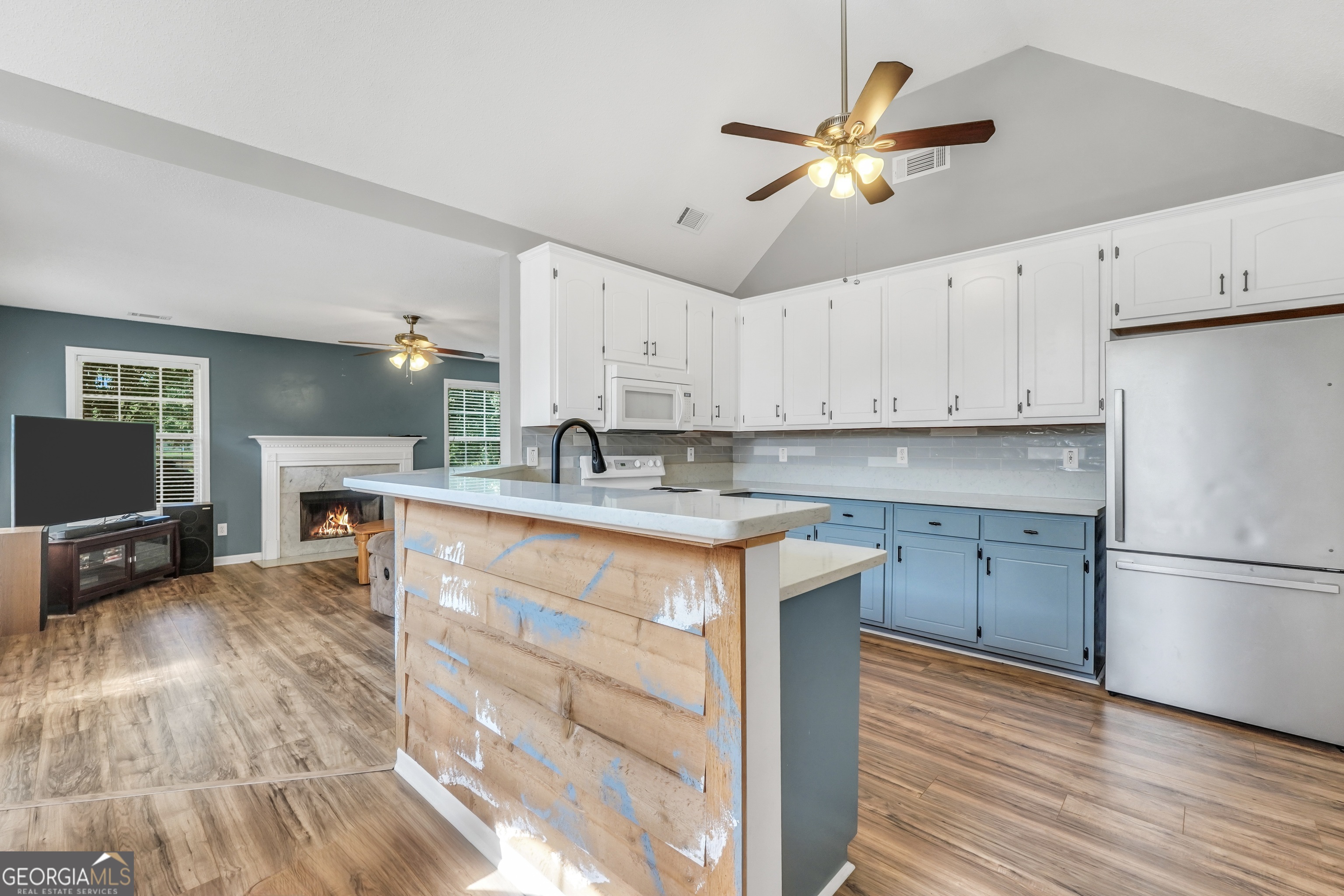 1130 Larkspur Drive