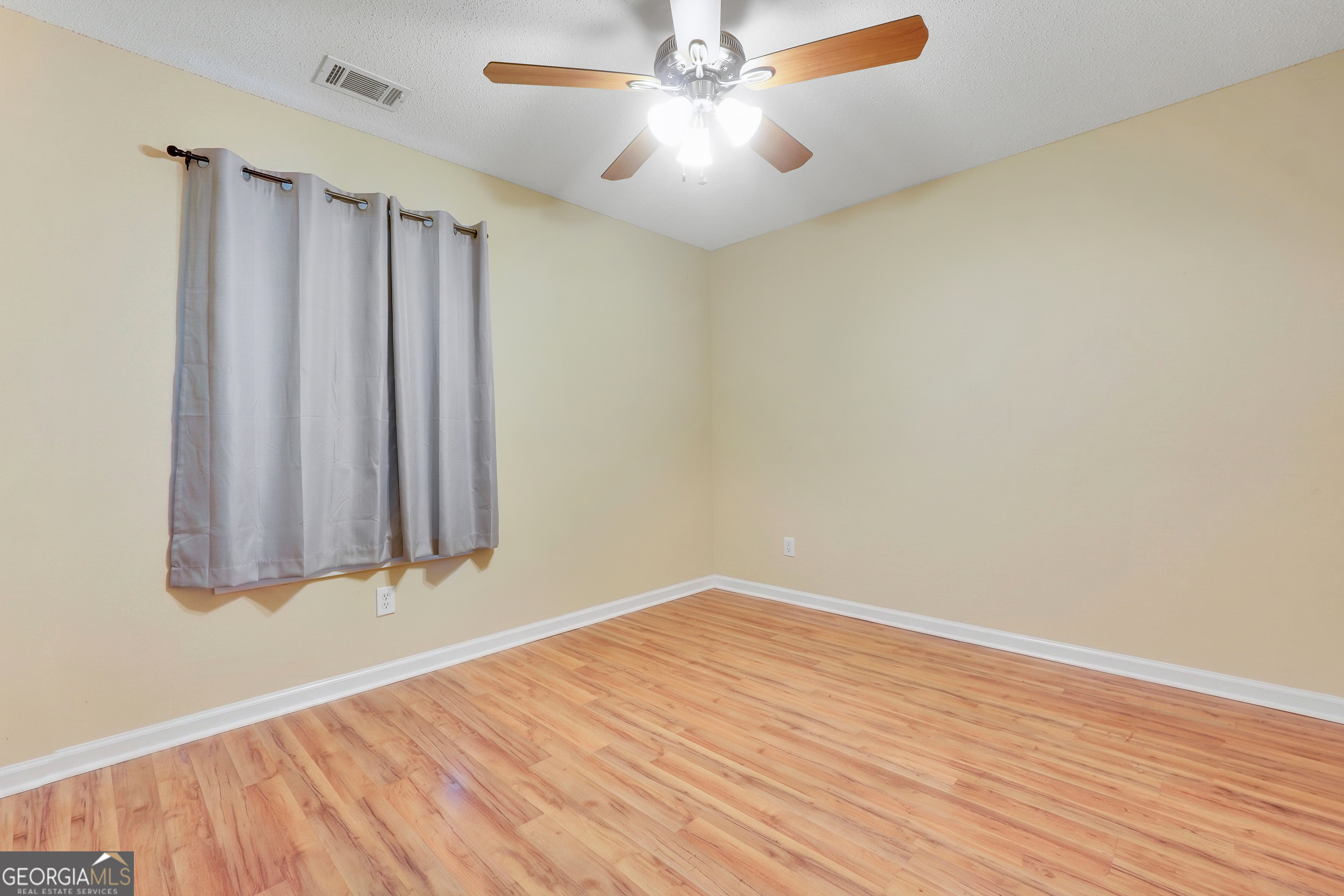 1130 Larkspur Drive