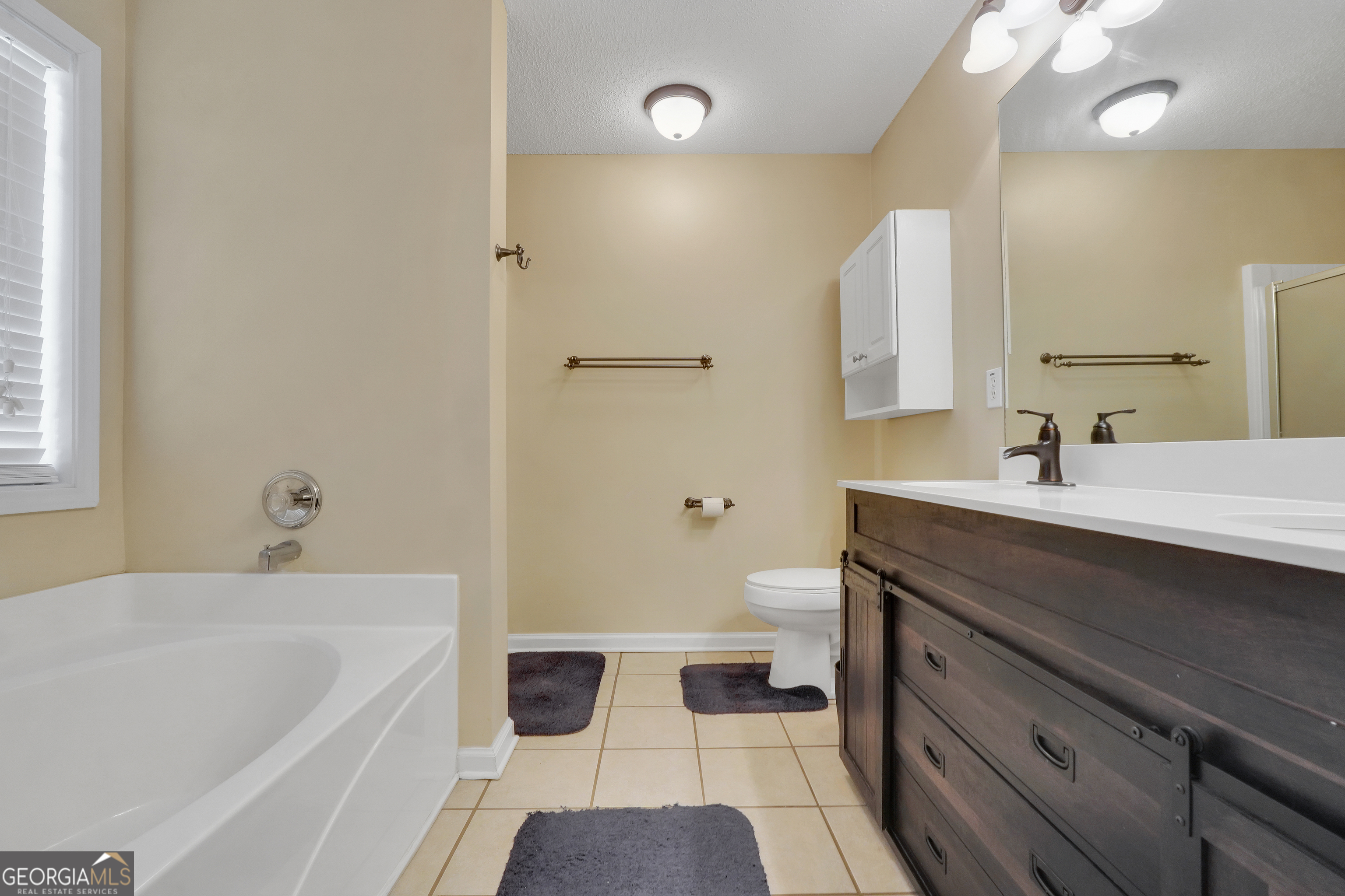 1130 Larkspur Drive