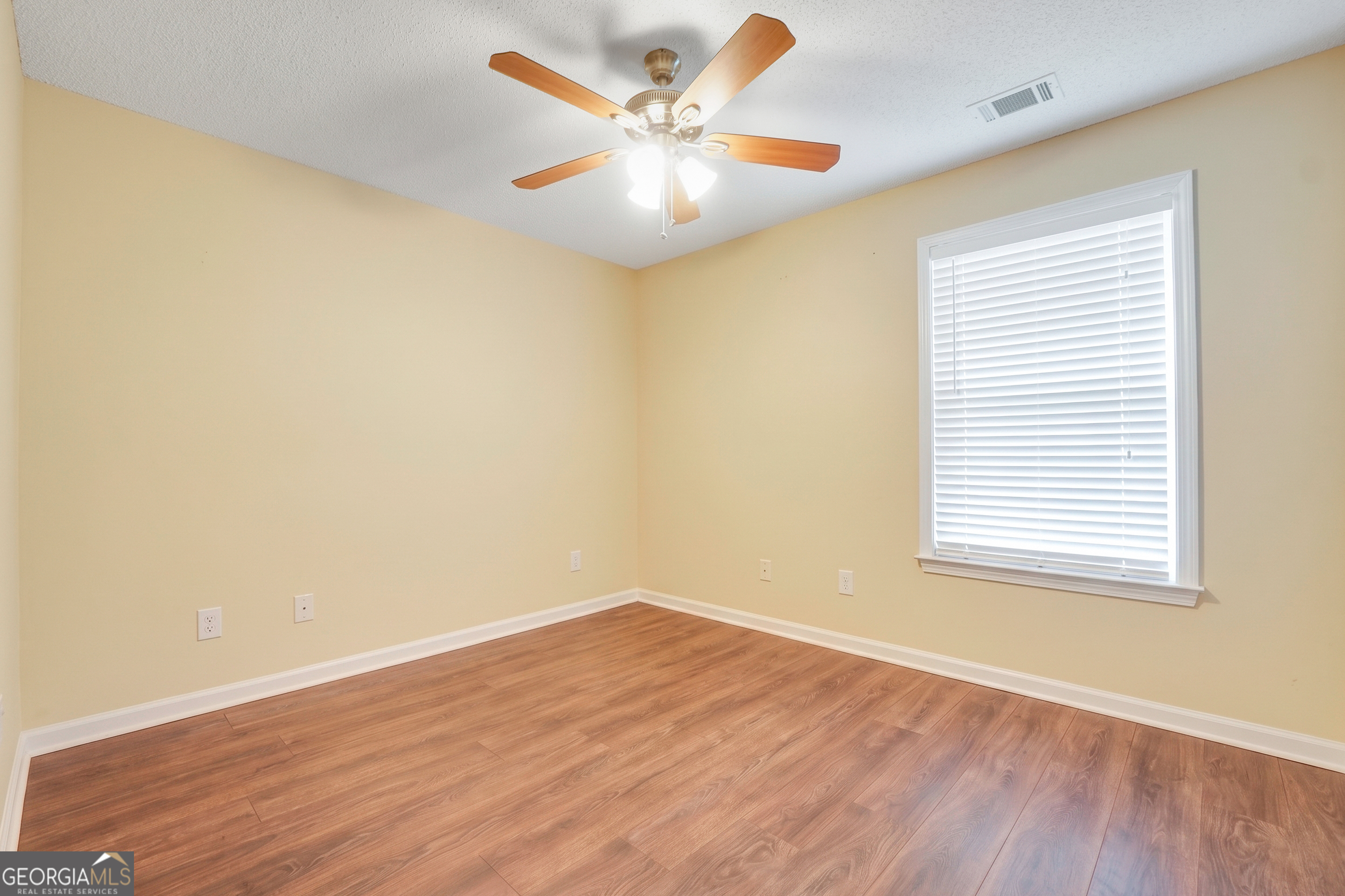 1130 Larkspur Drive