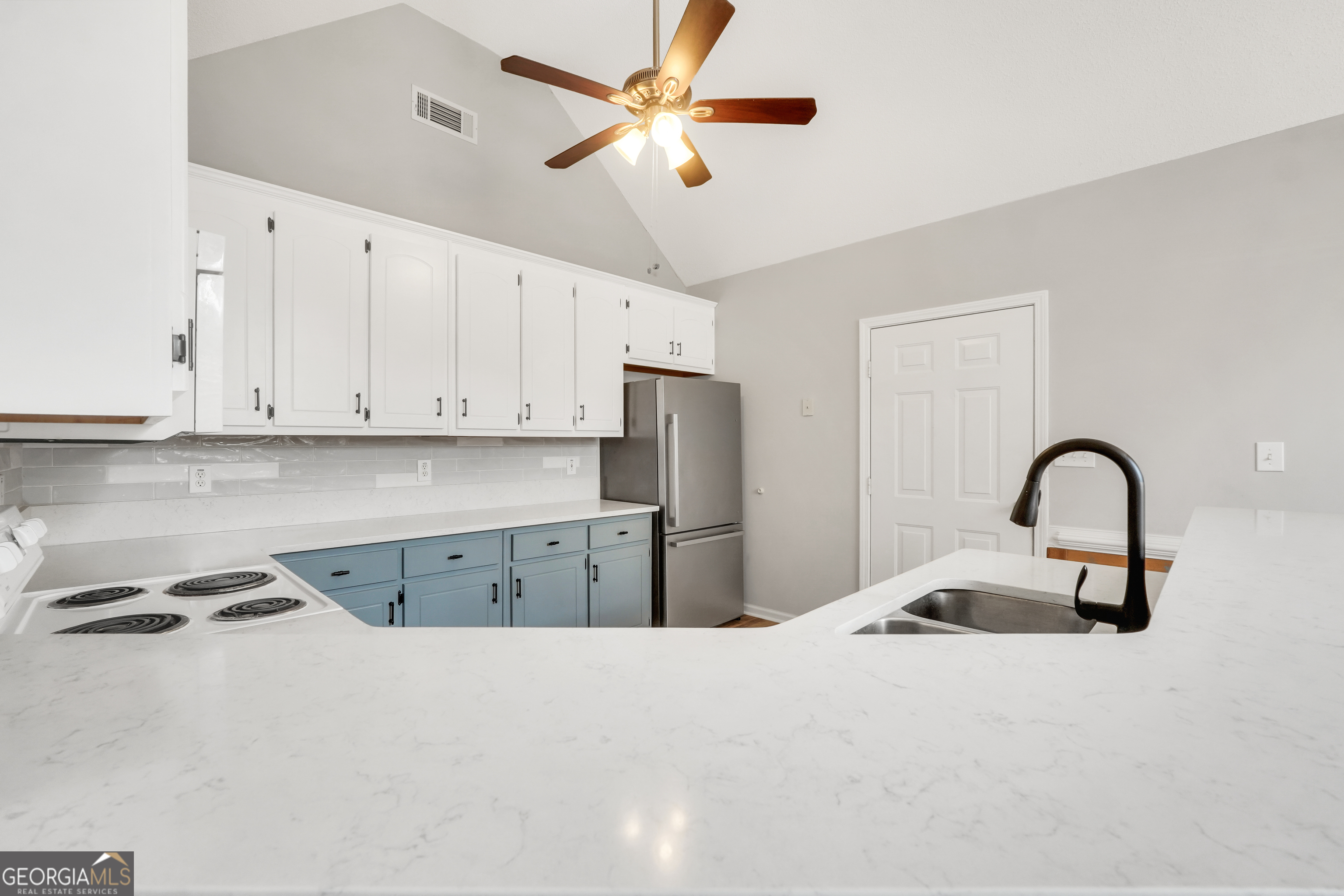1130 Larkspur Drive