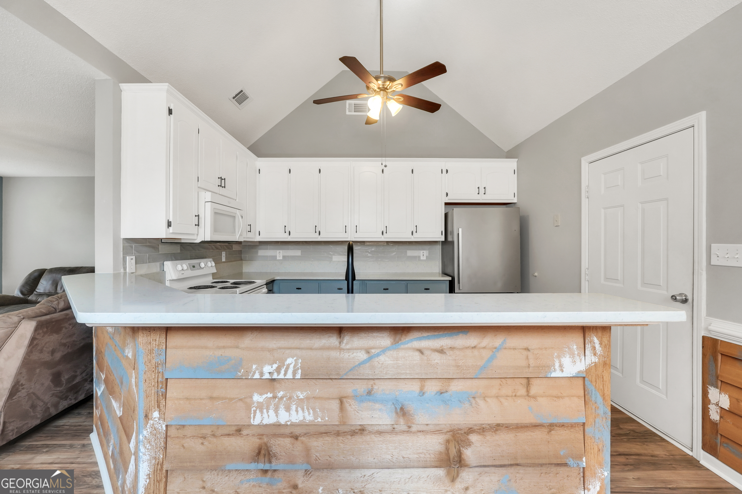1130 Larkspur Drive