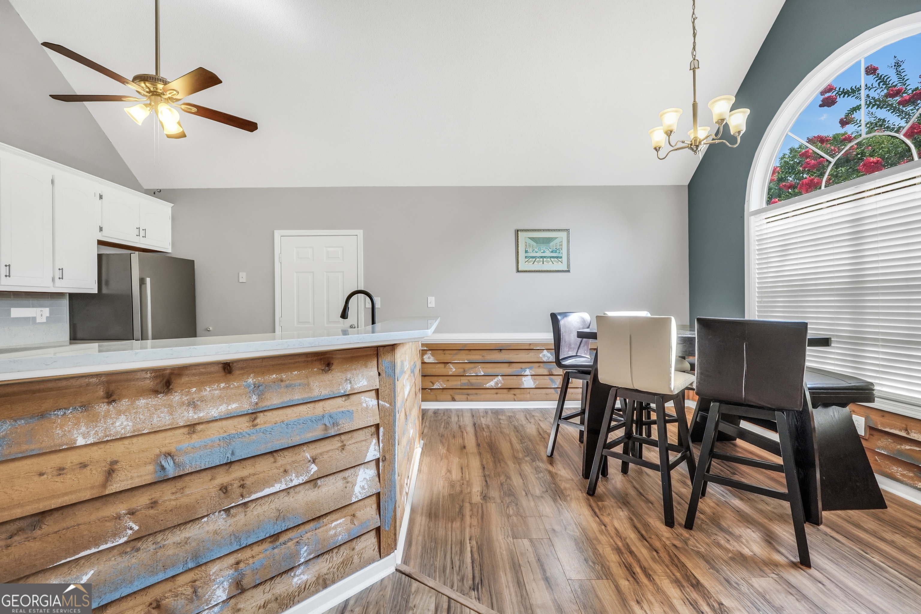 1130 Larkspur Drive