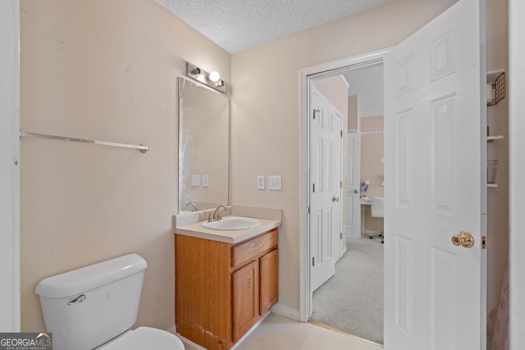 6151 Remington Park