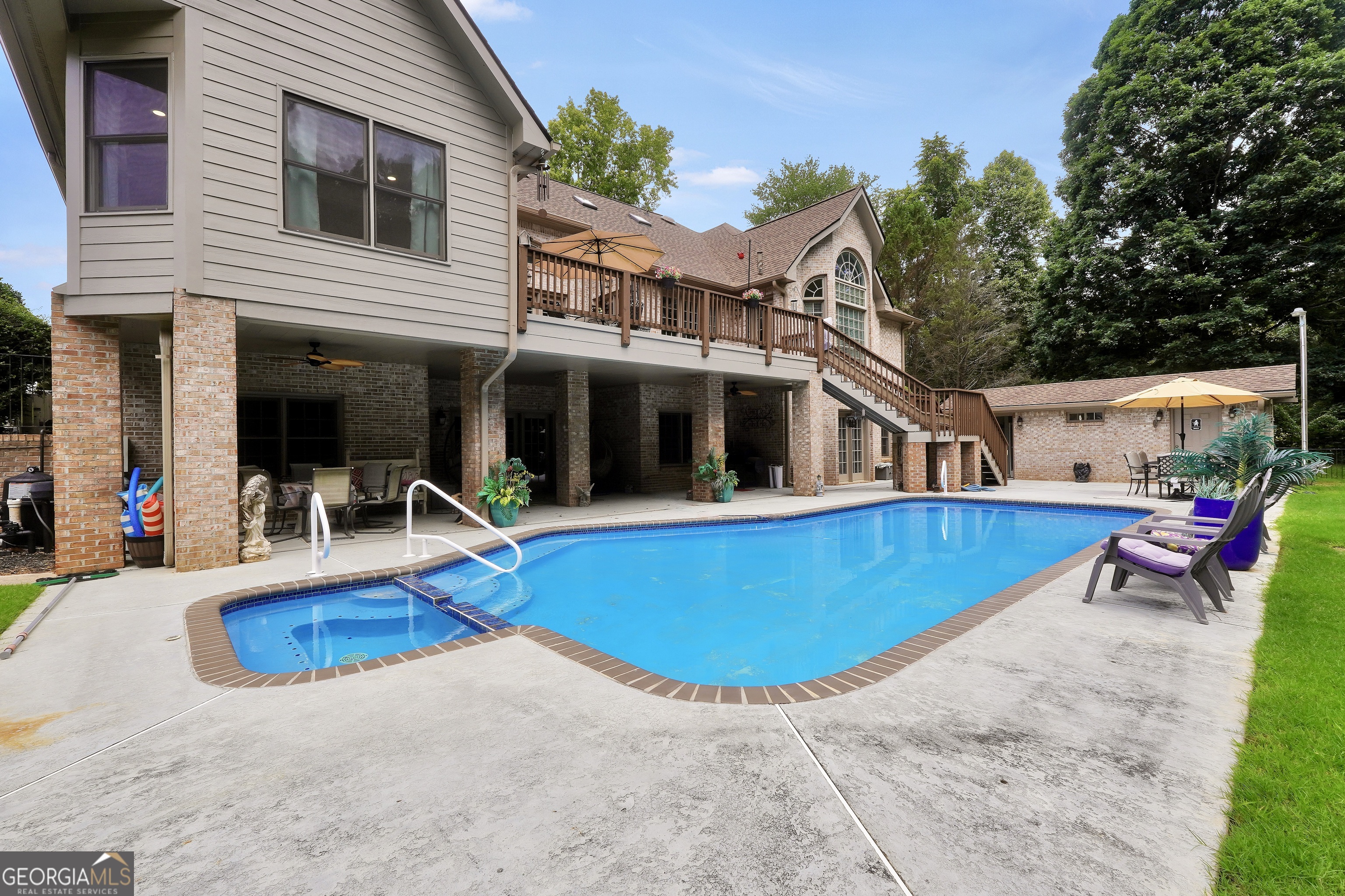 46 Riverview Drive