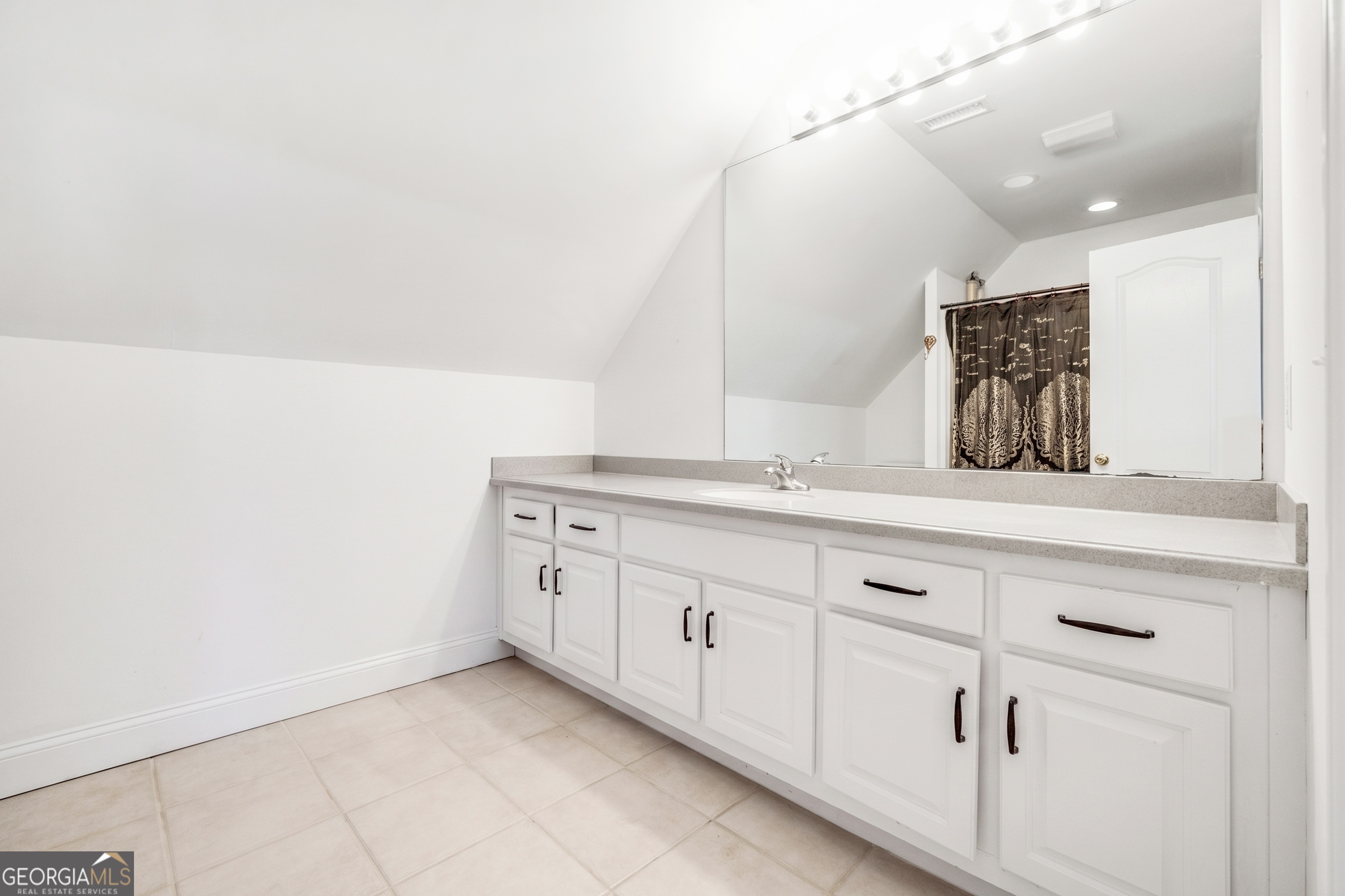 46 Riverview Drive