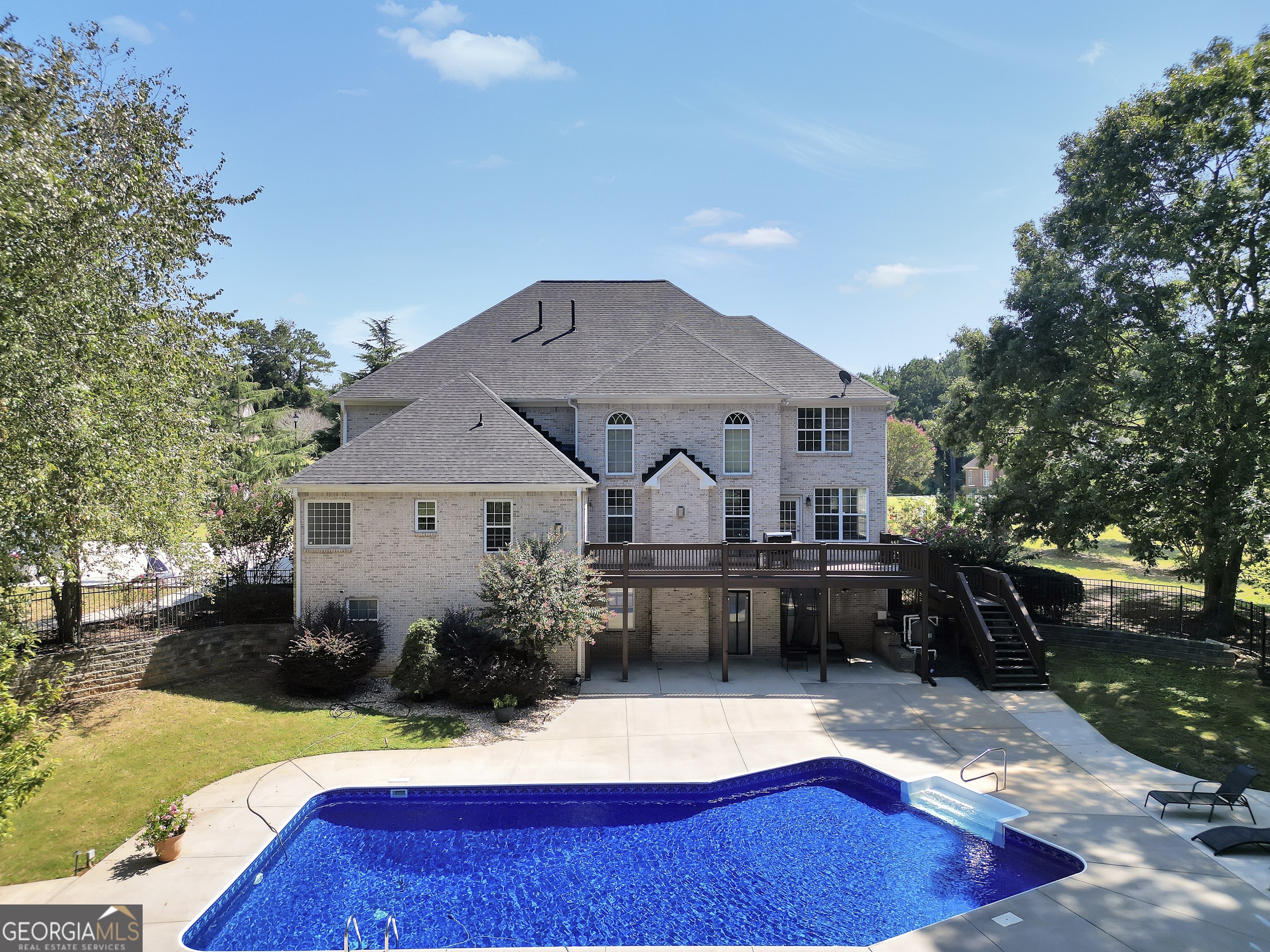 1202 Persimmon Way