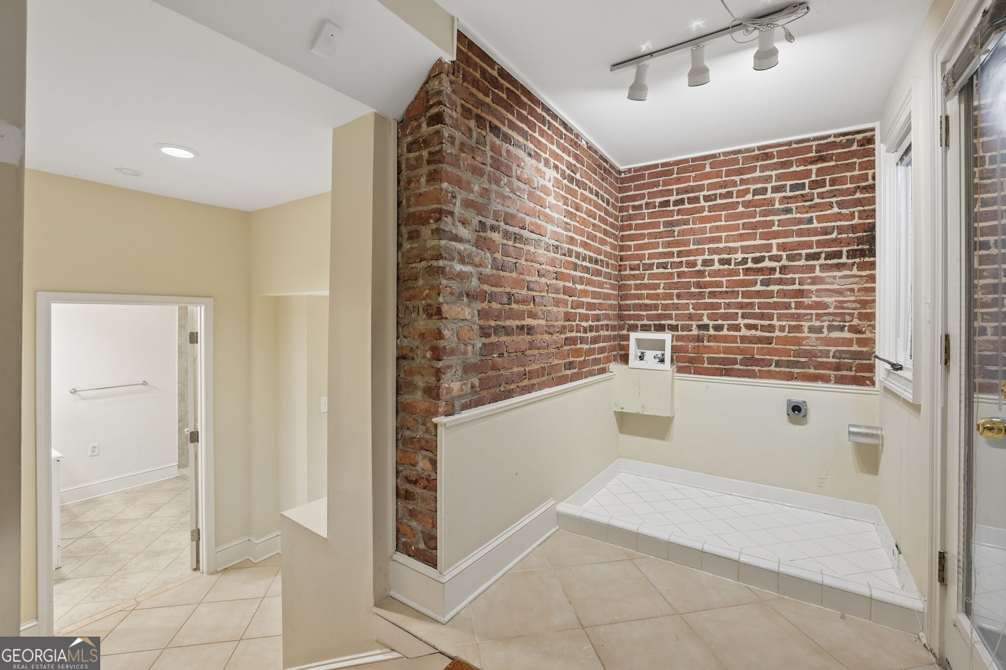 2840 Peachtree Road NE # 108