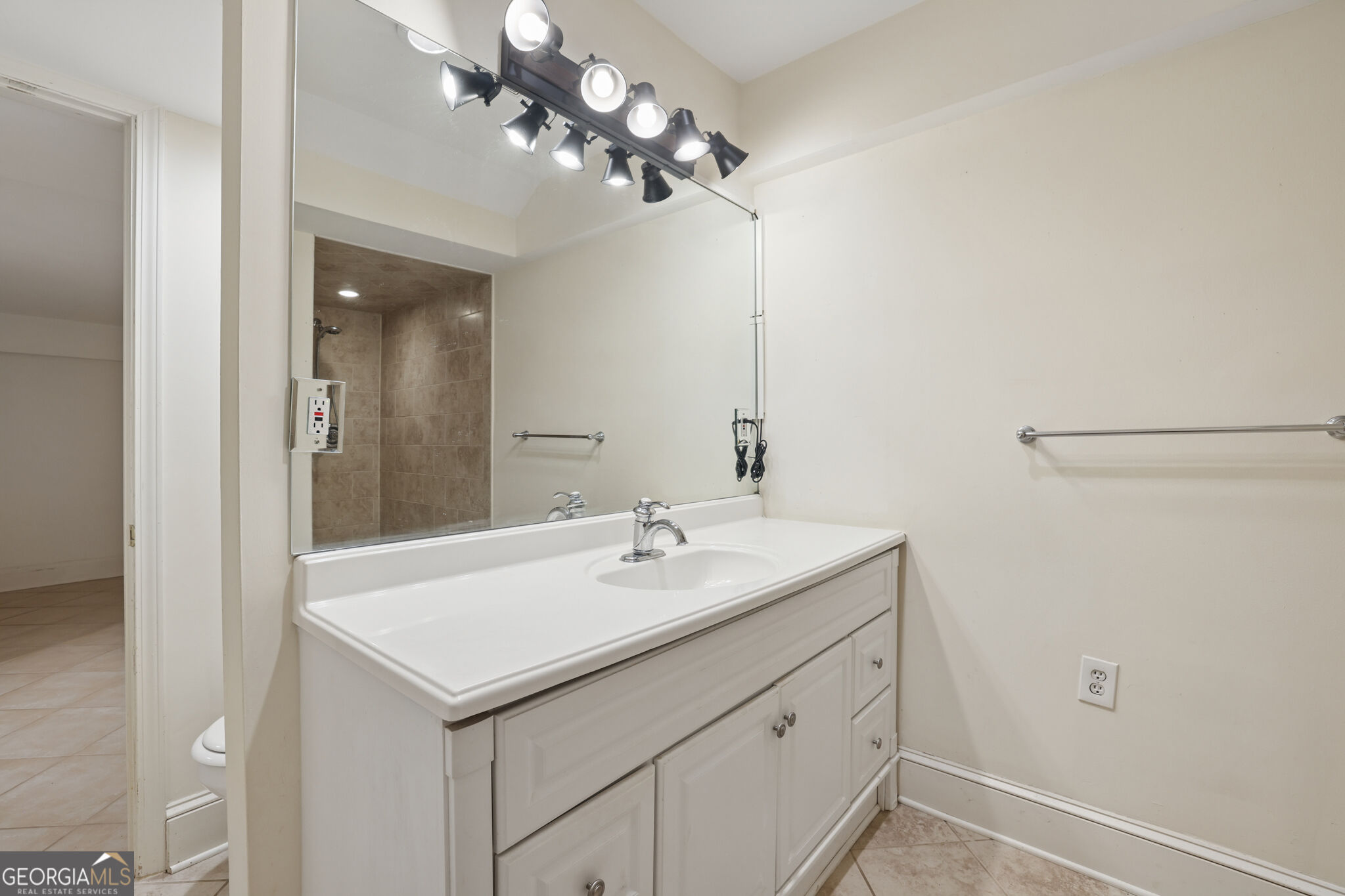 2840 Peachtree Road NE # 108