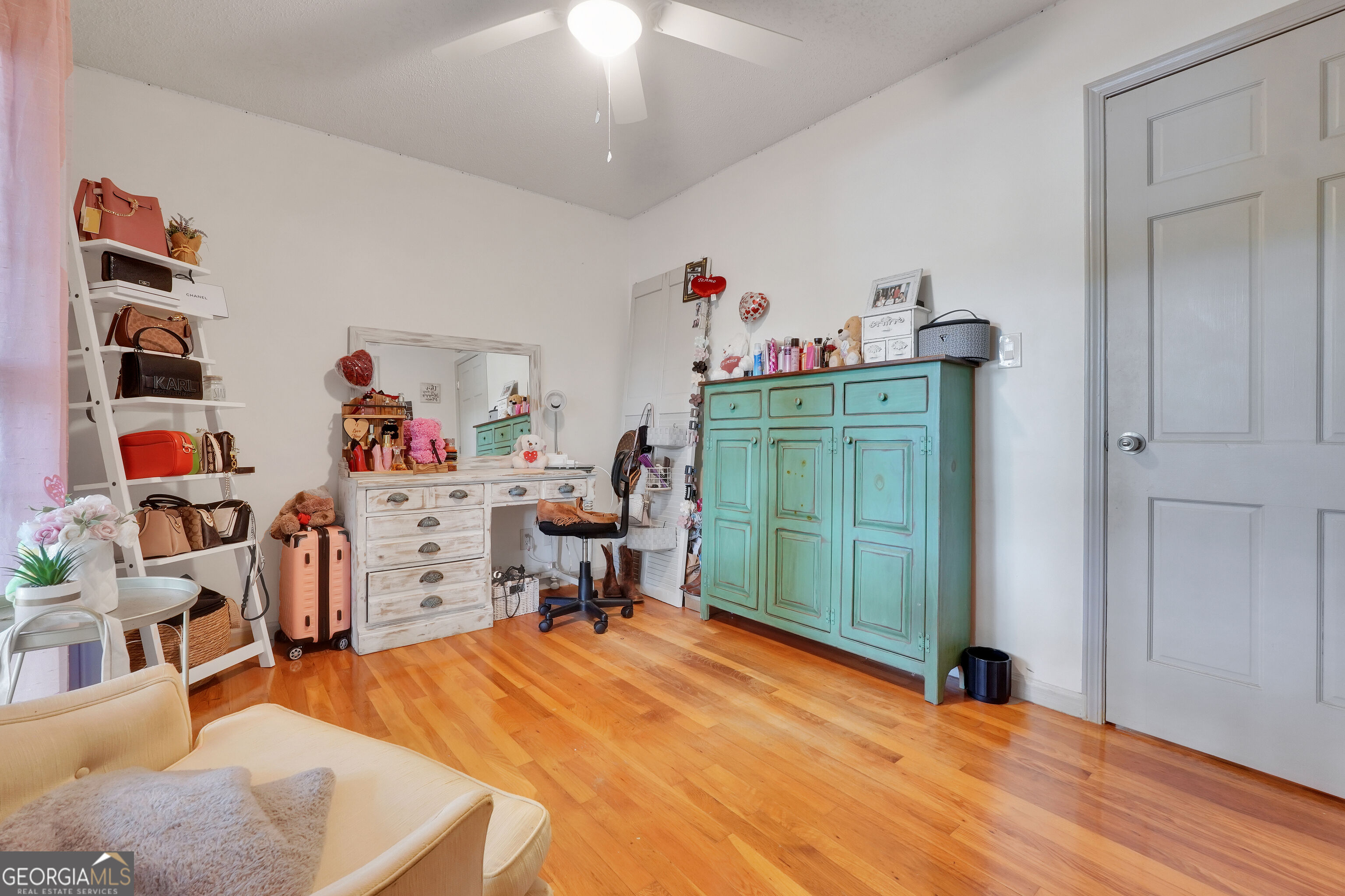 1327 Lakeshore Drive