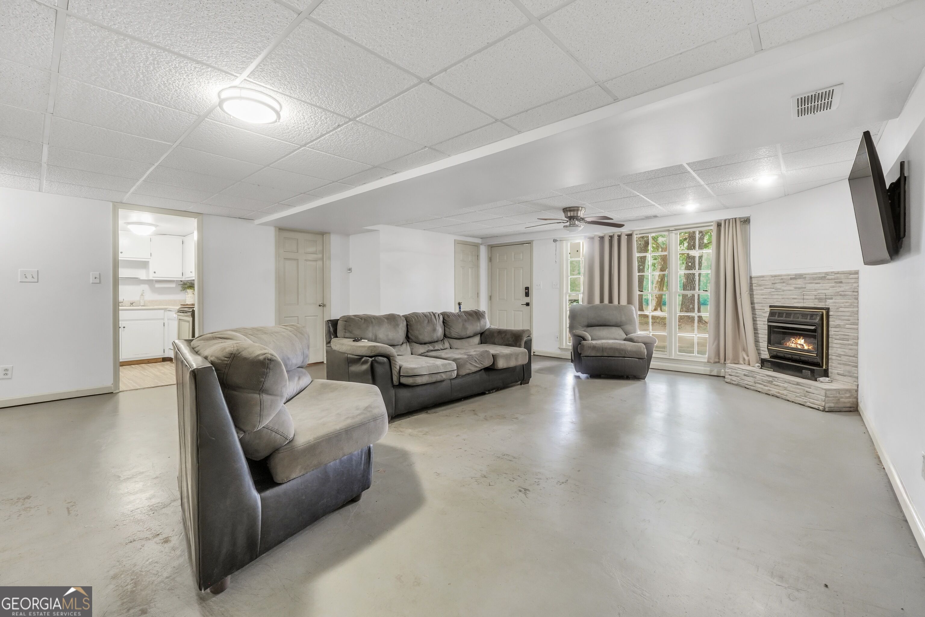 1327 Lakeshore Drive