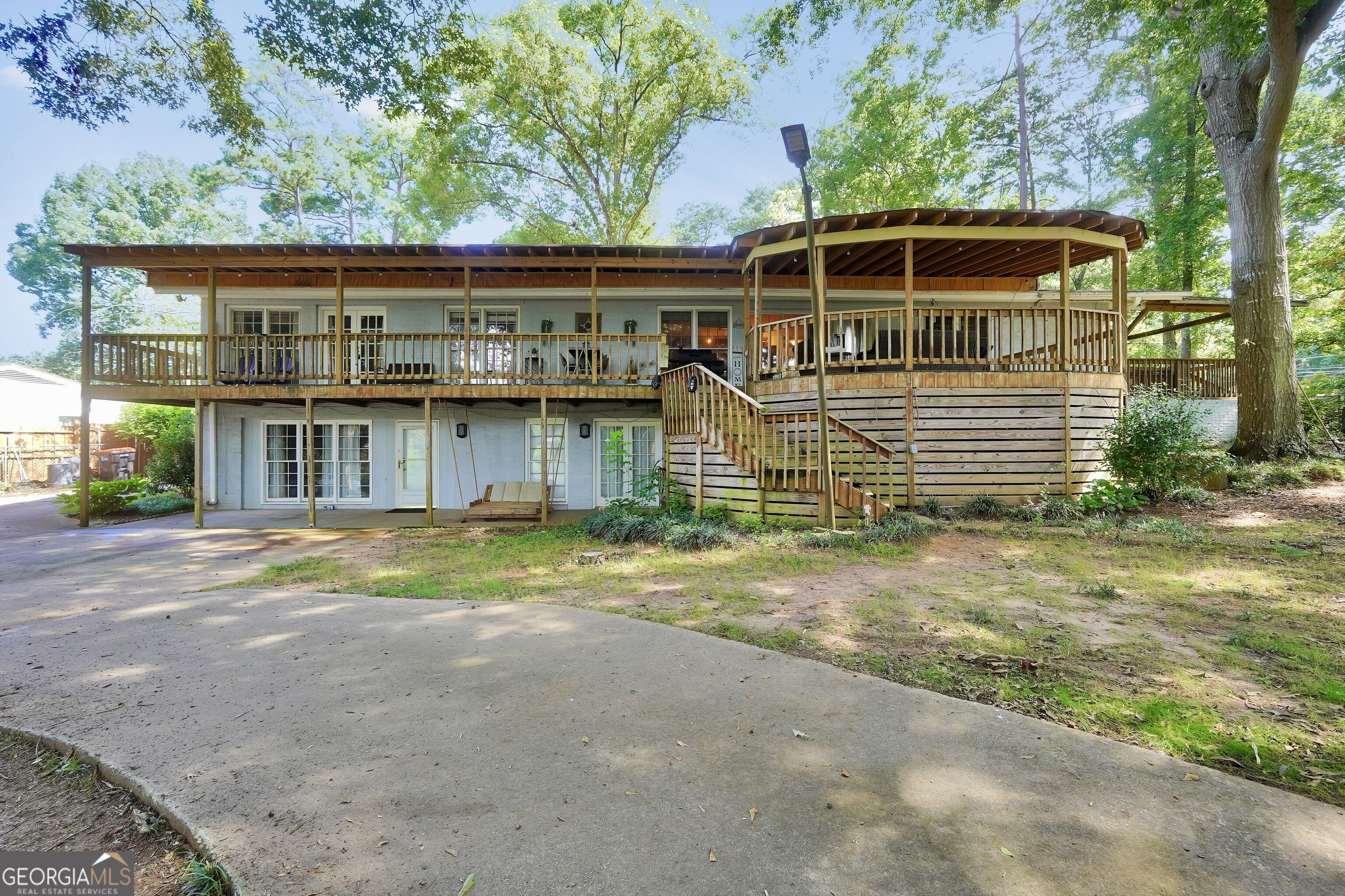 1327 Lakeshore Drive