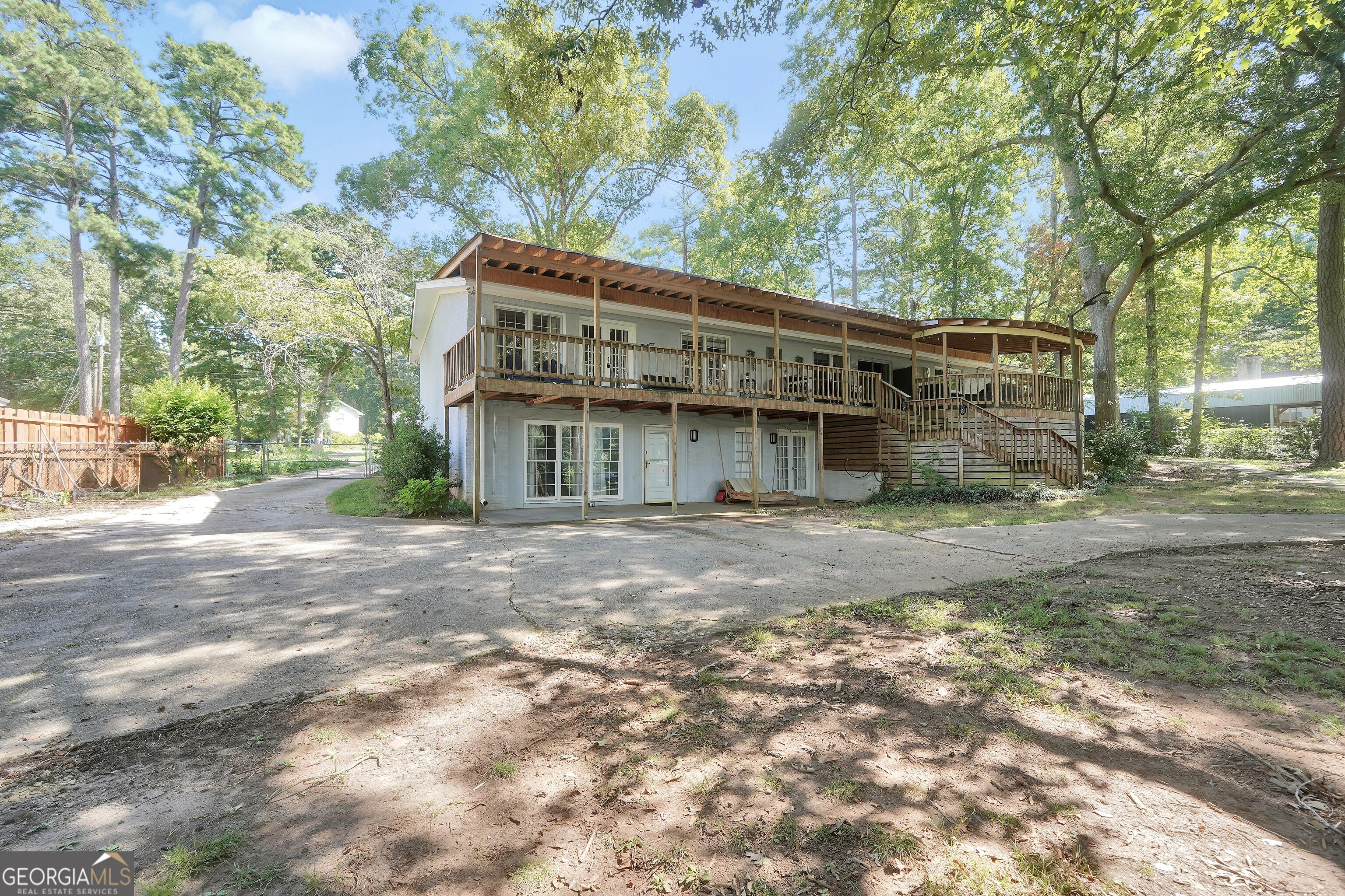 1327 Lakeshore Drive