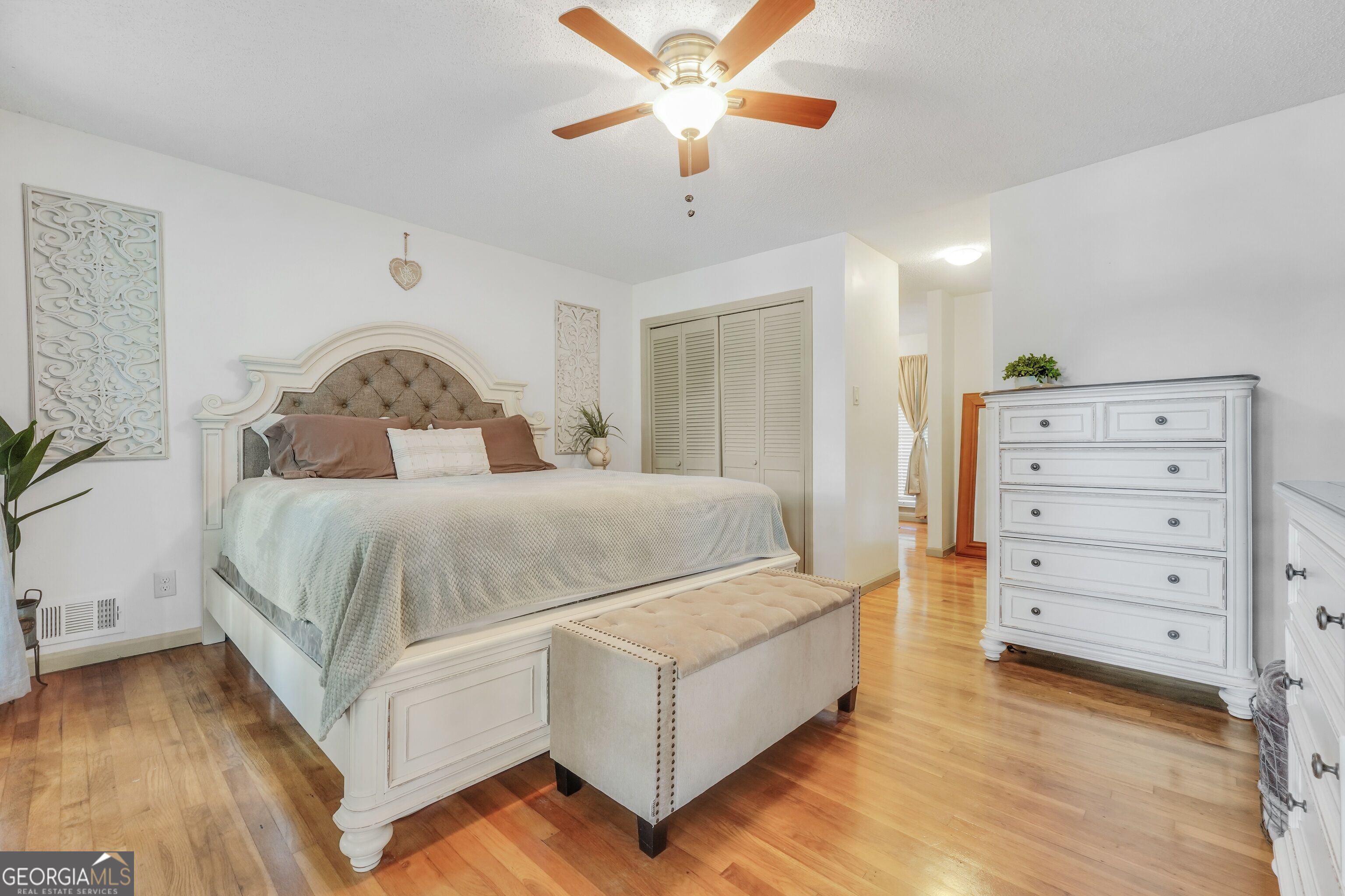 1327 Lakeshore Drive