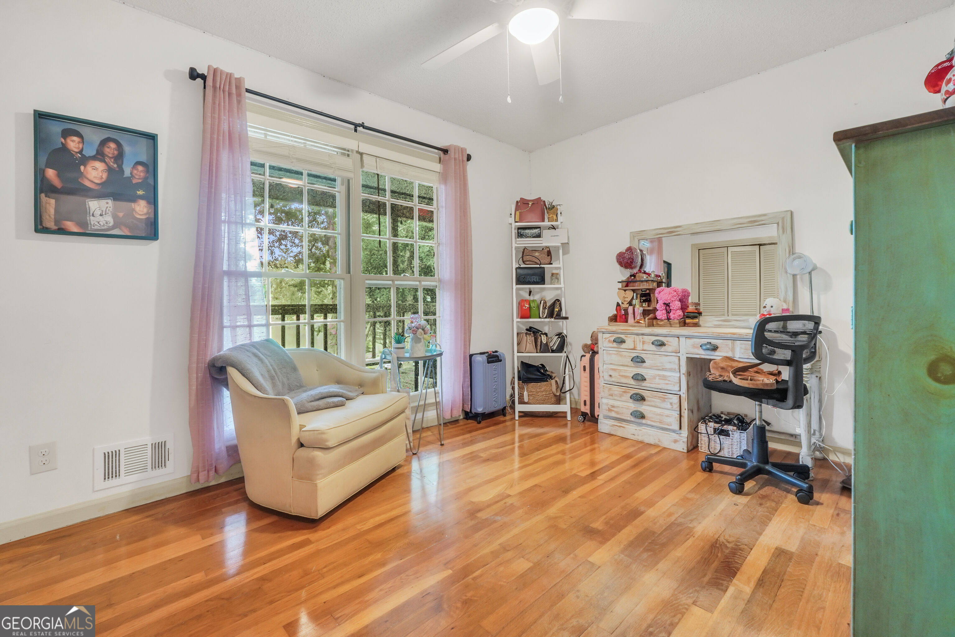 1327 Lakeshore Drive