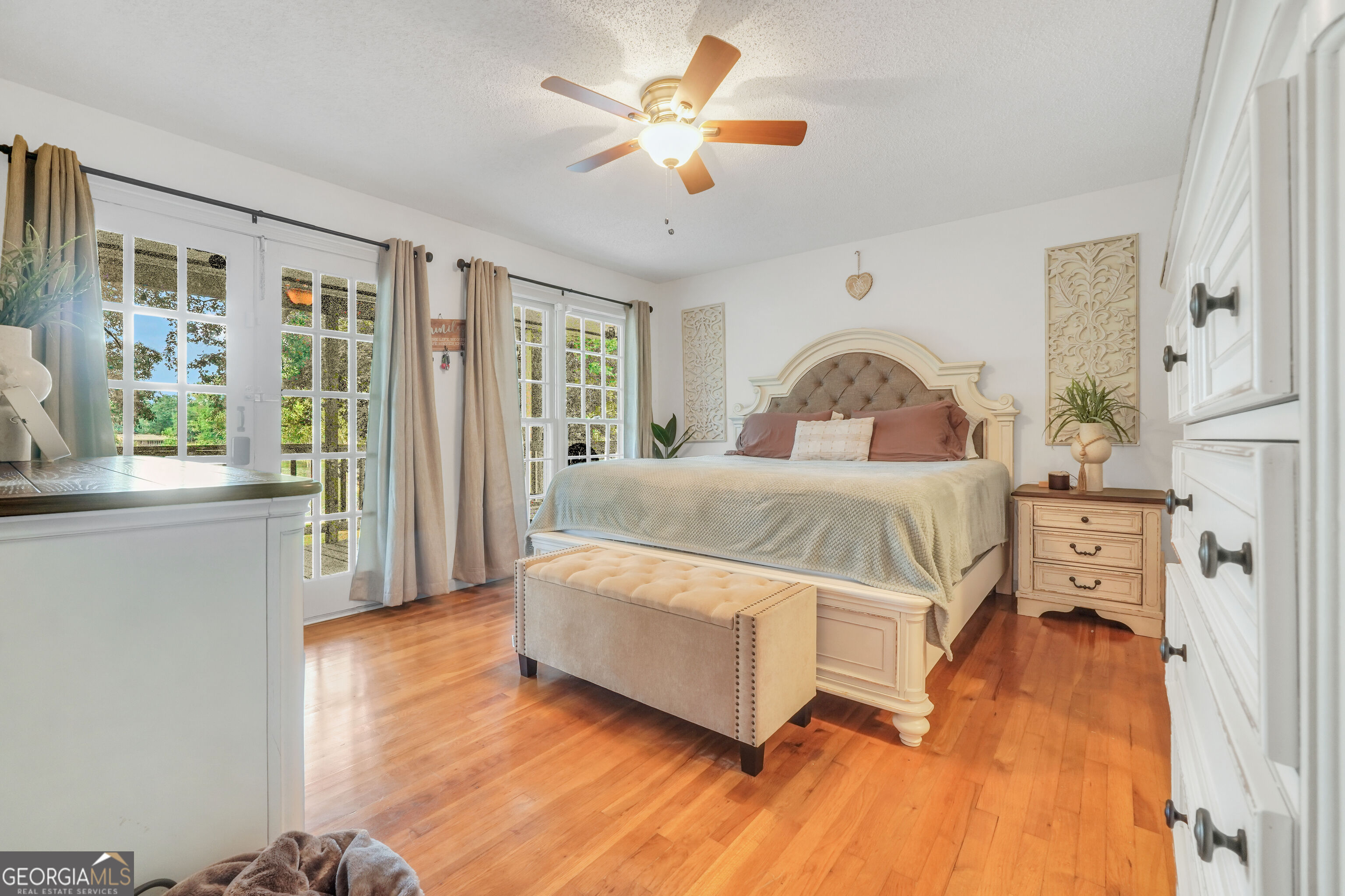 1327 Lakeshore Drive
