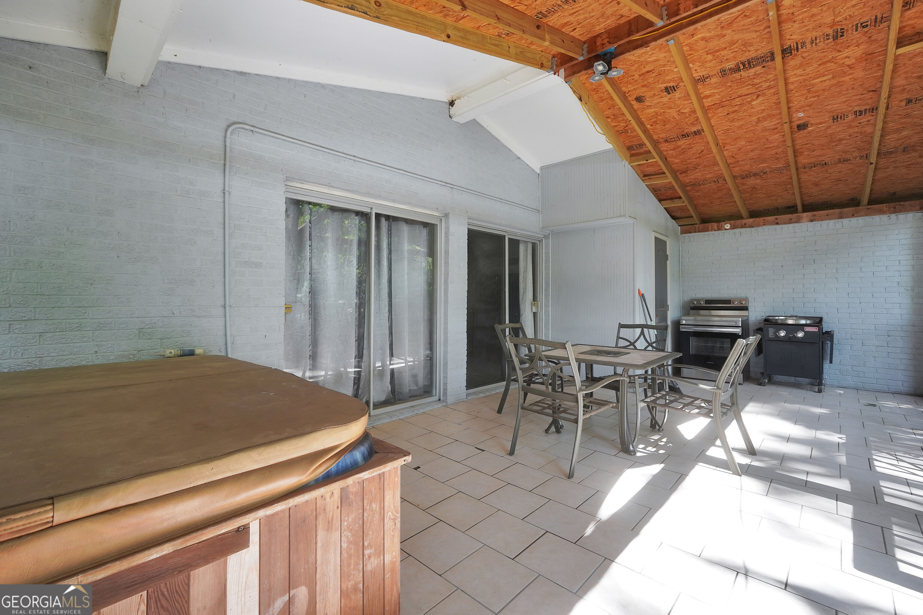 1327 Lakeshore Drive