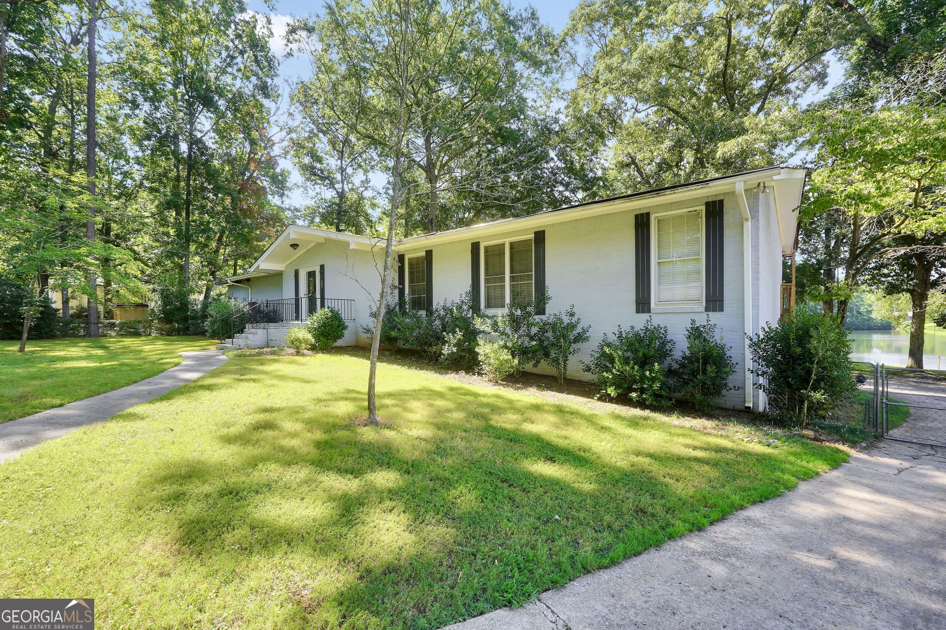 1327 Lakeshore Drive