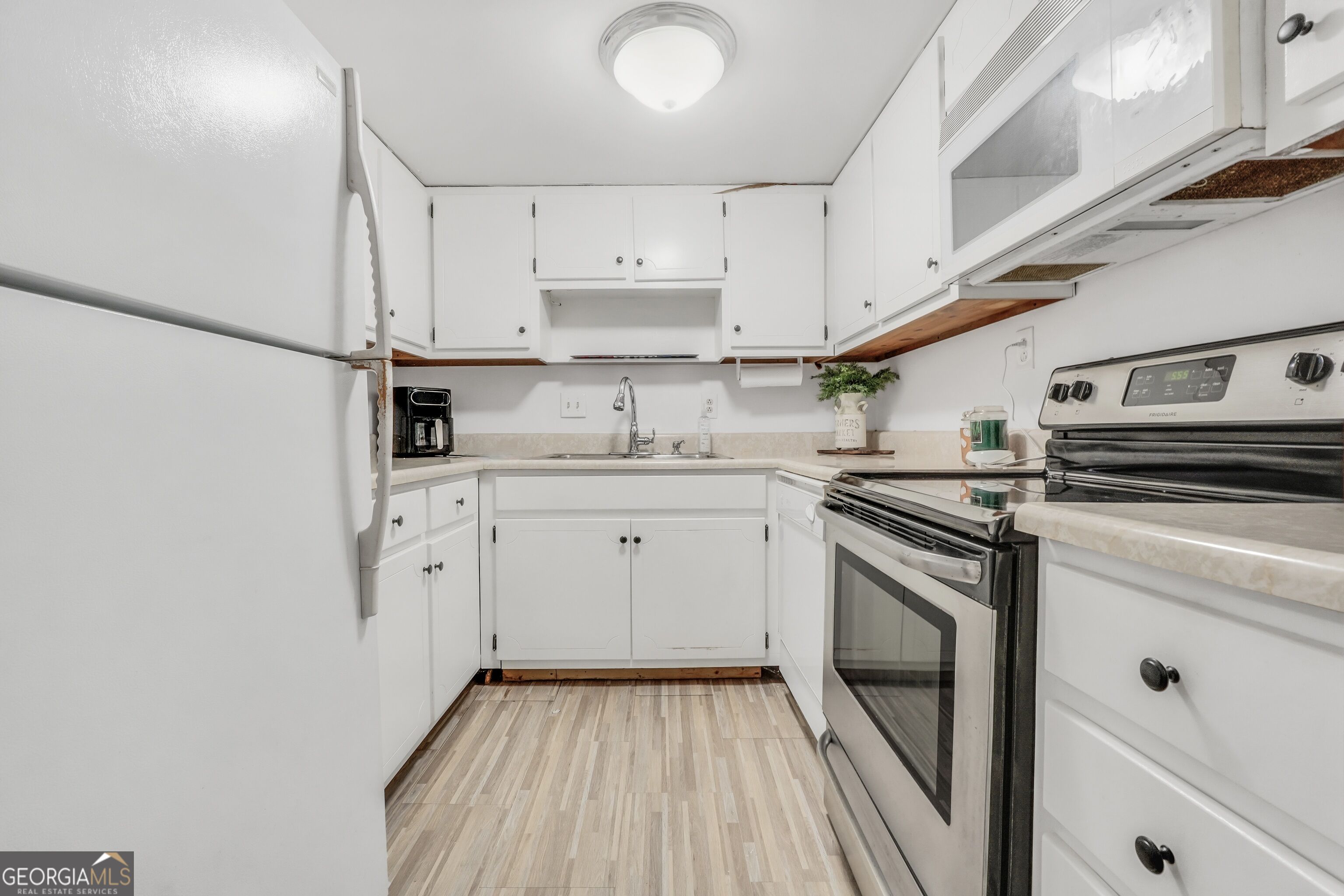 1327 Lakeshore Drive