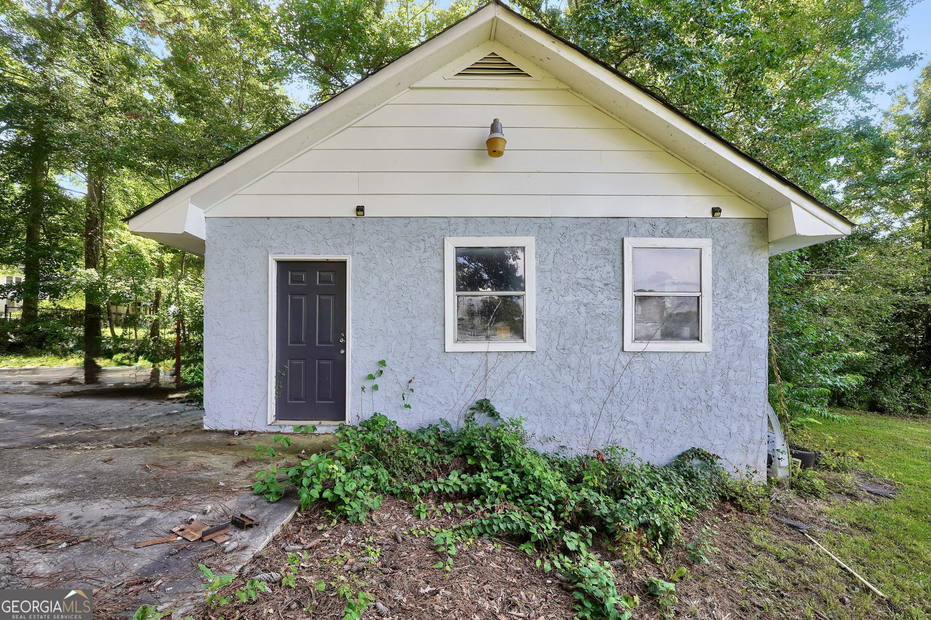 1327 Lakeshore Drive