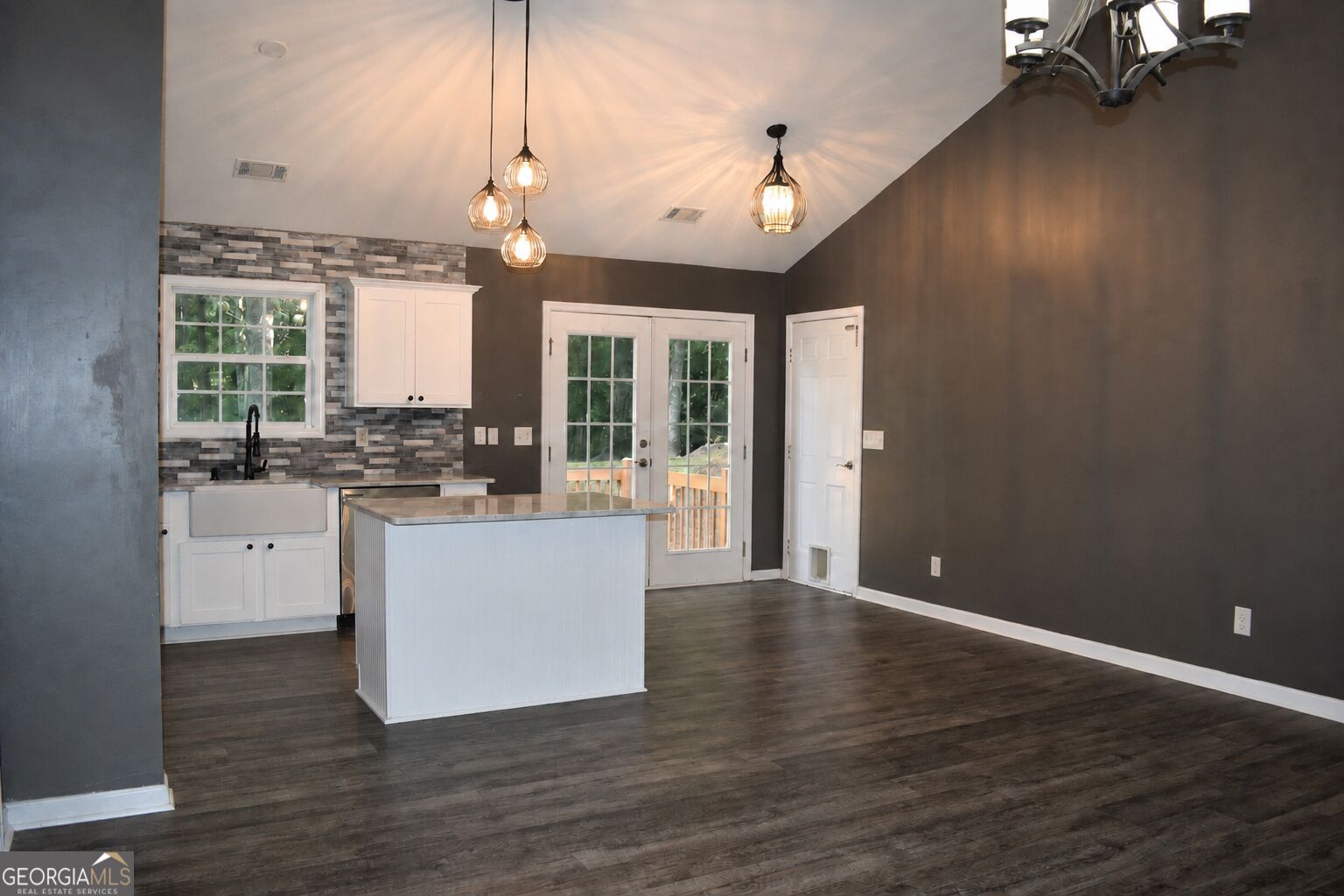 251 Pelican Circle