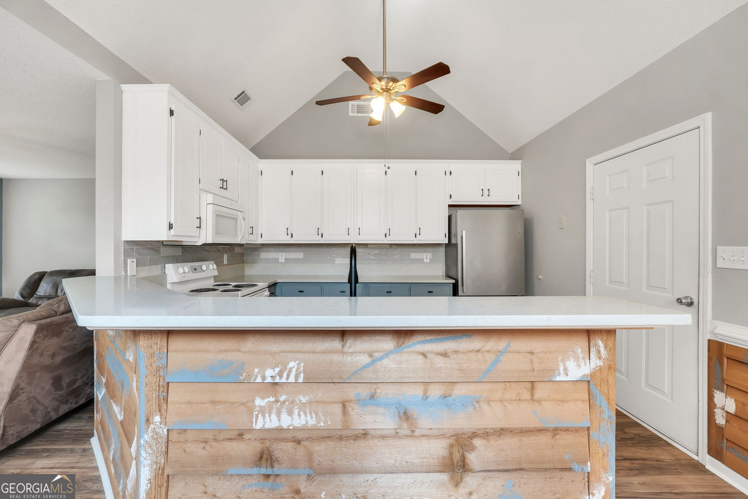 1130 Larkspur Drive