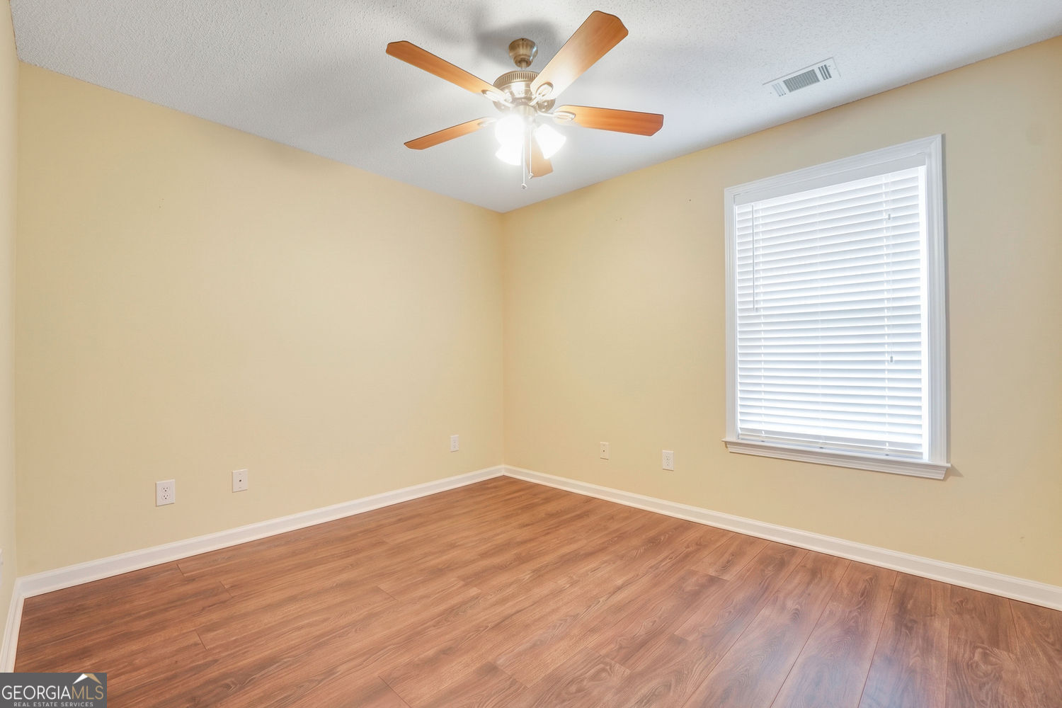 1130 Larkspur Drive