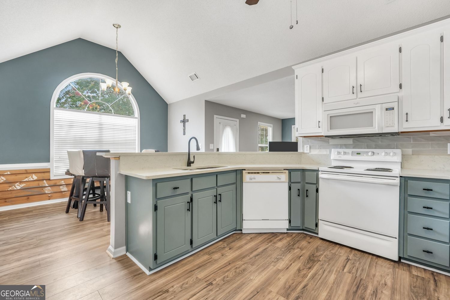 1130 Larkspur Drive